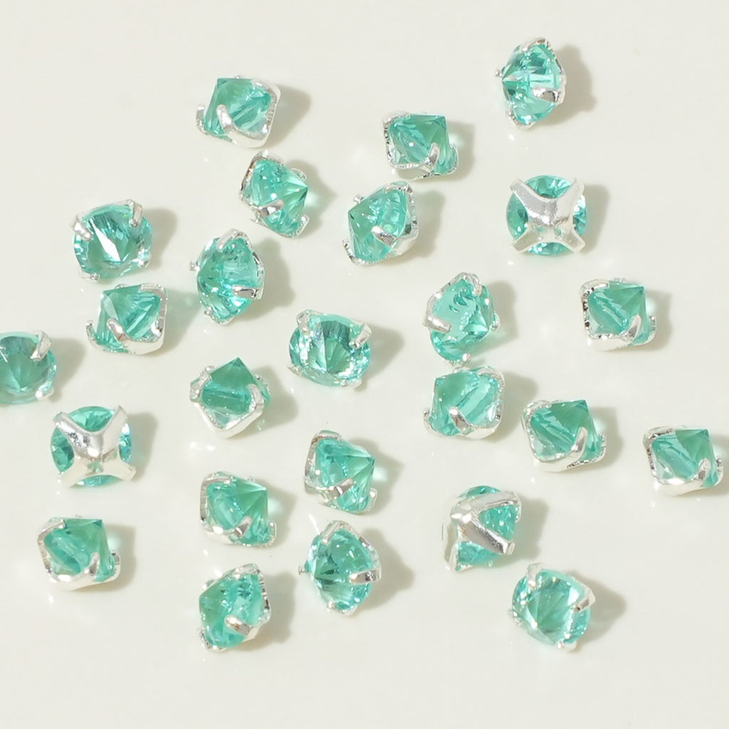 (100pcs)5mm Round Reverse Prong-Set CZ