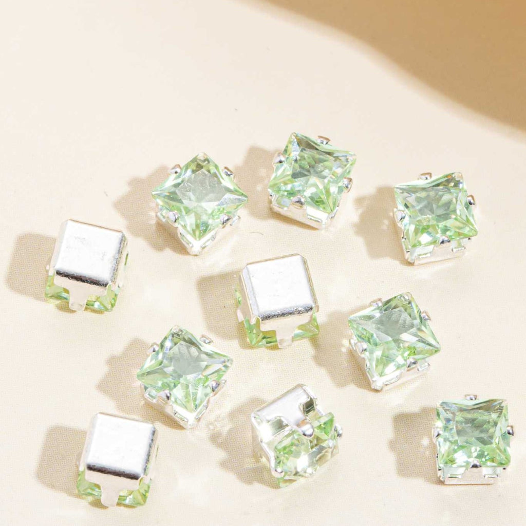 (100pcs)5x5MM Square Prong-Set CZ
