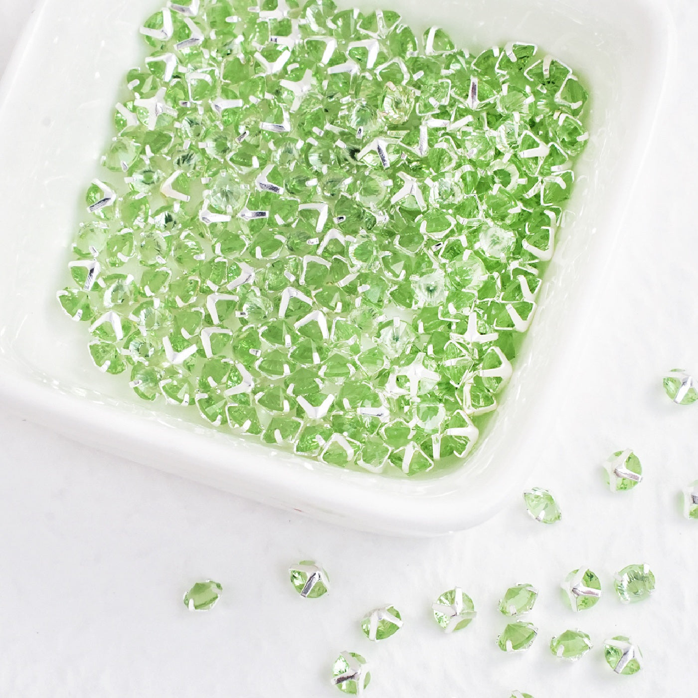 3mm Round Reverse Prong-Set CZ