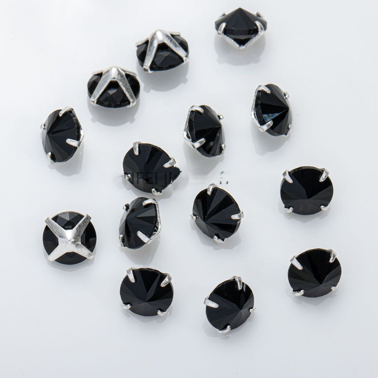5mm Round Reverse Prong-Set CZ
