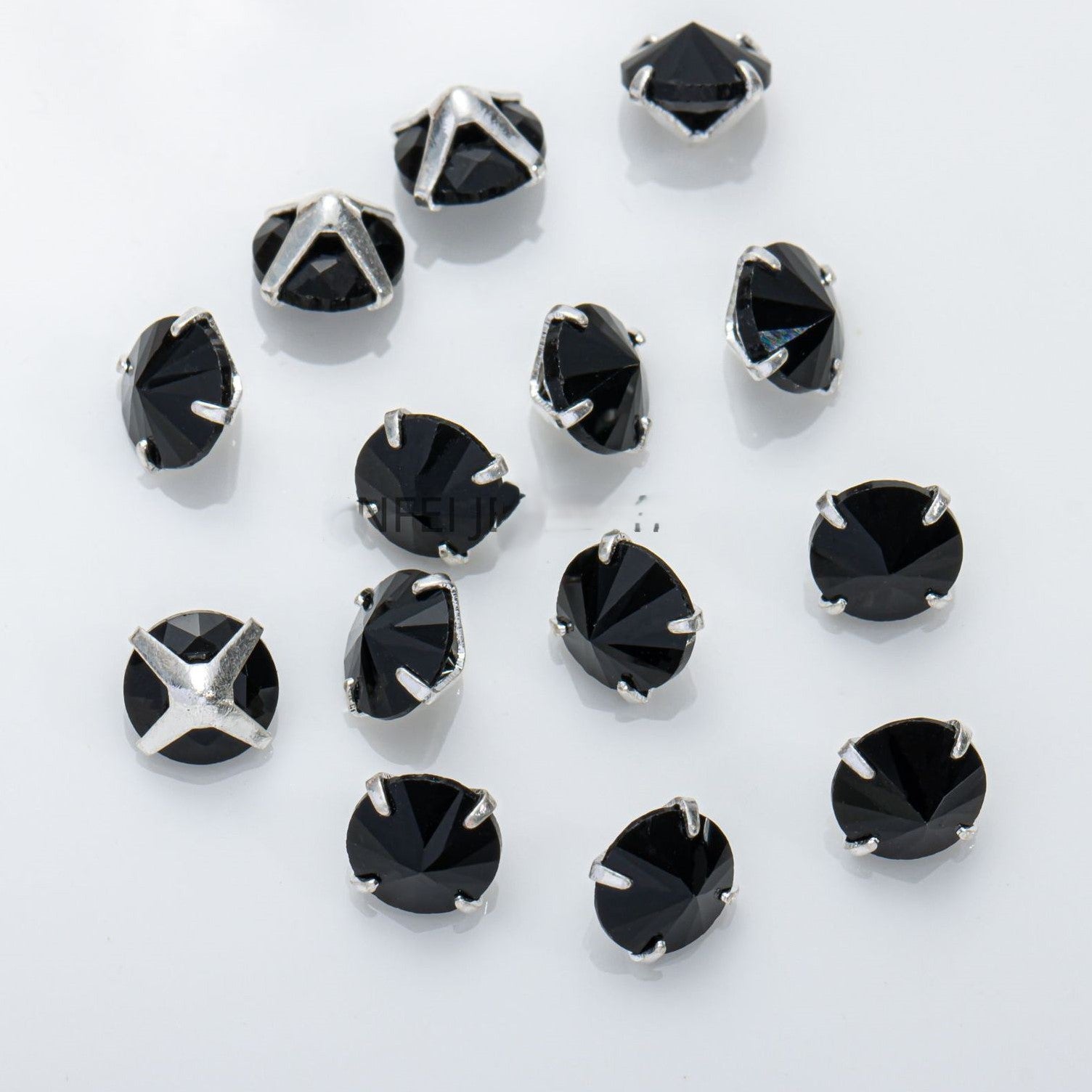 (100pcs)5mm Round Reverse Prong-Set CZ