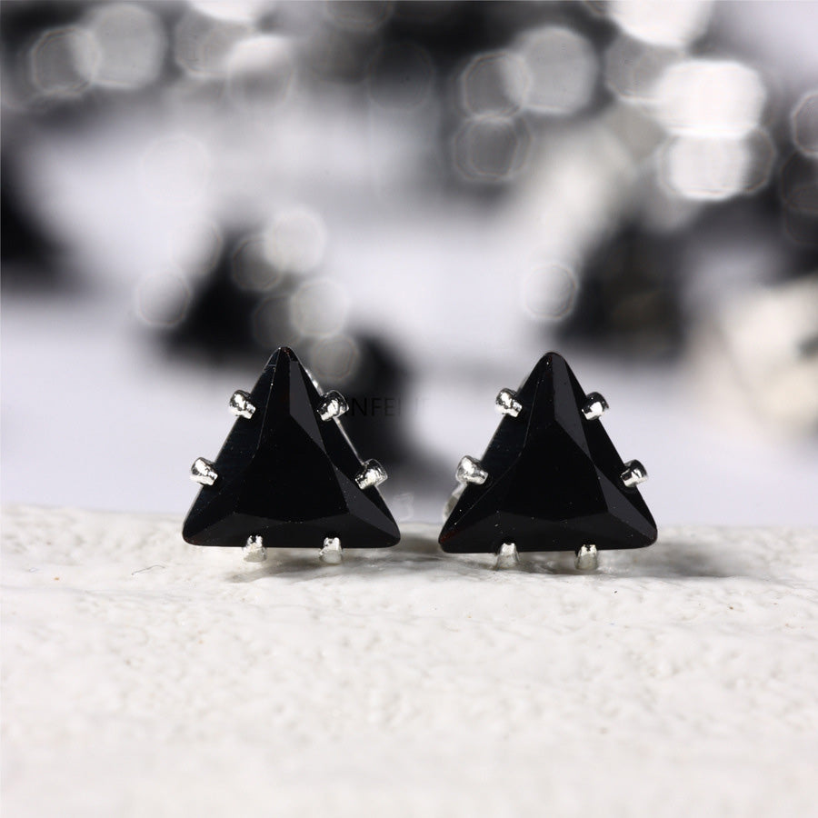 (100pcs)4mm Triangle Prong-Set CZ