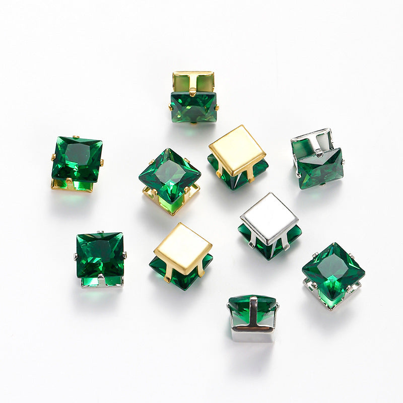 (100pcs)4x4MM Square Prong-Set CZ