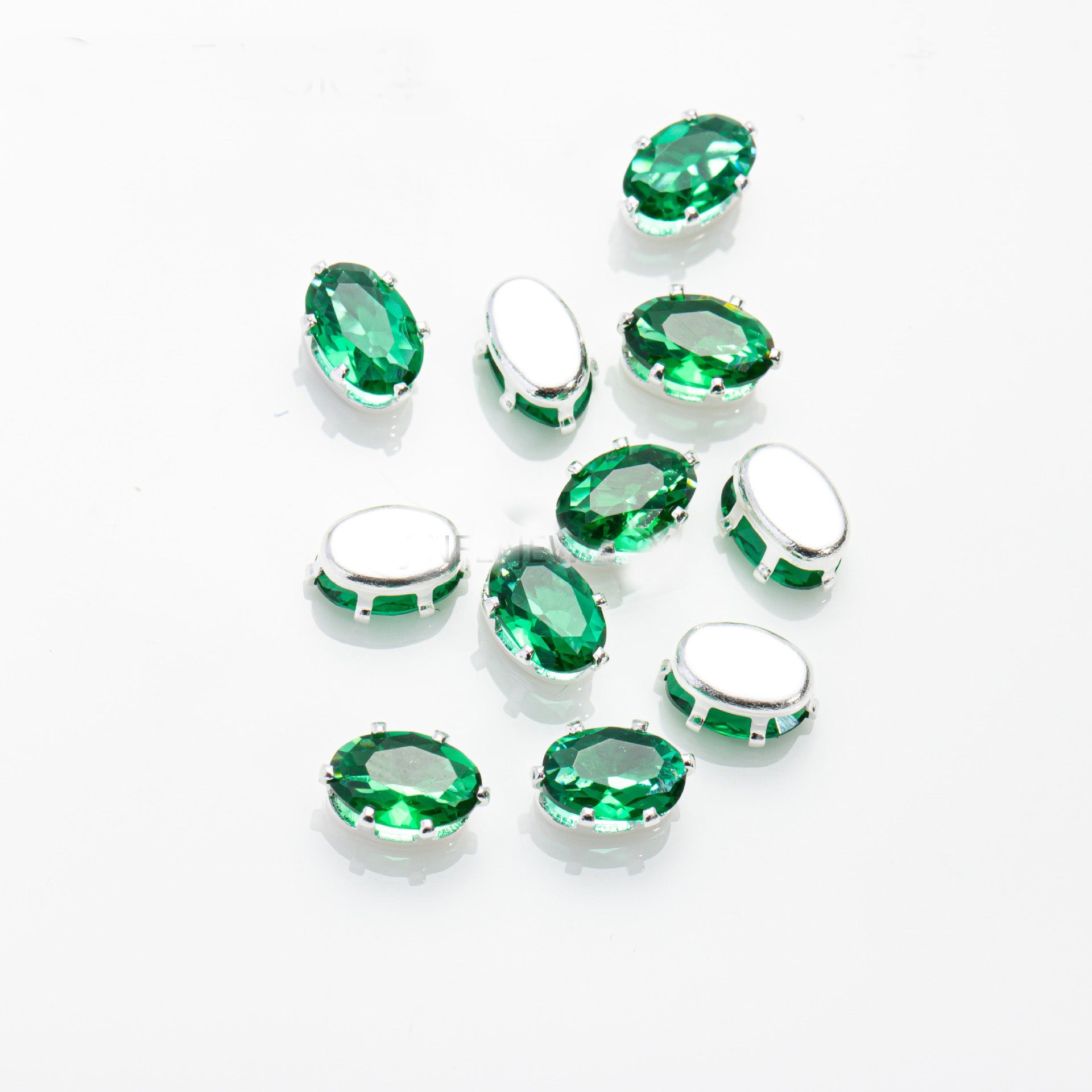 (100pcs)4x6mm Oval Prong-Set CZ
