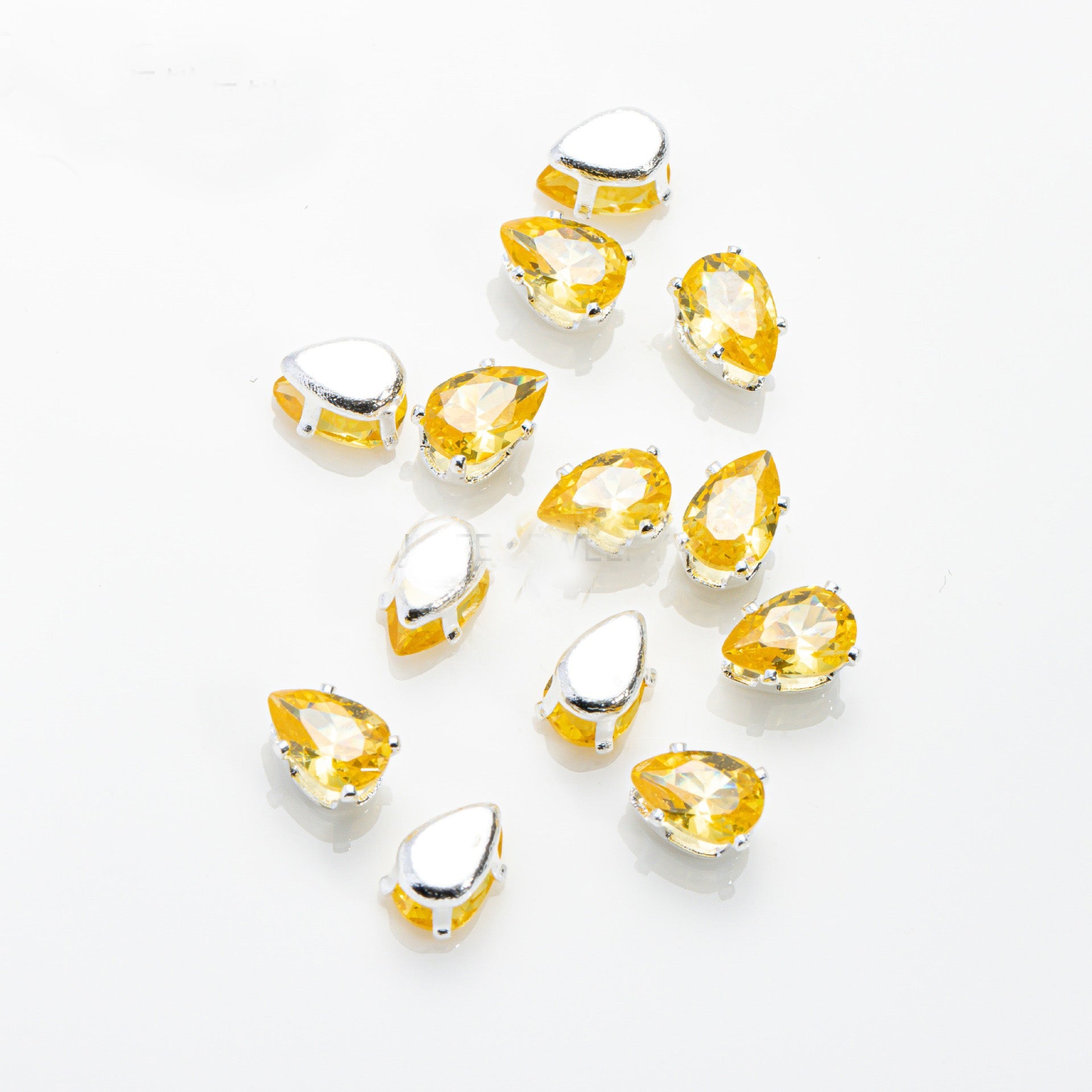 (100pcs)3x5mm Teardrop Prong-Set CZ