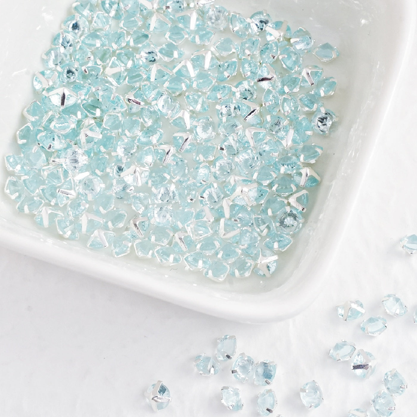 3mm Round Reverse Prong-Set CZ