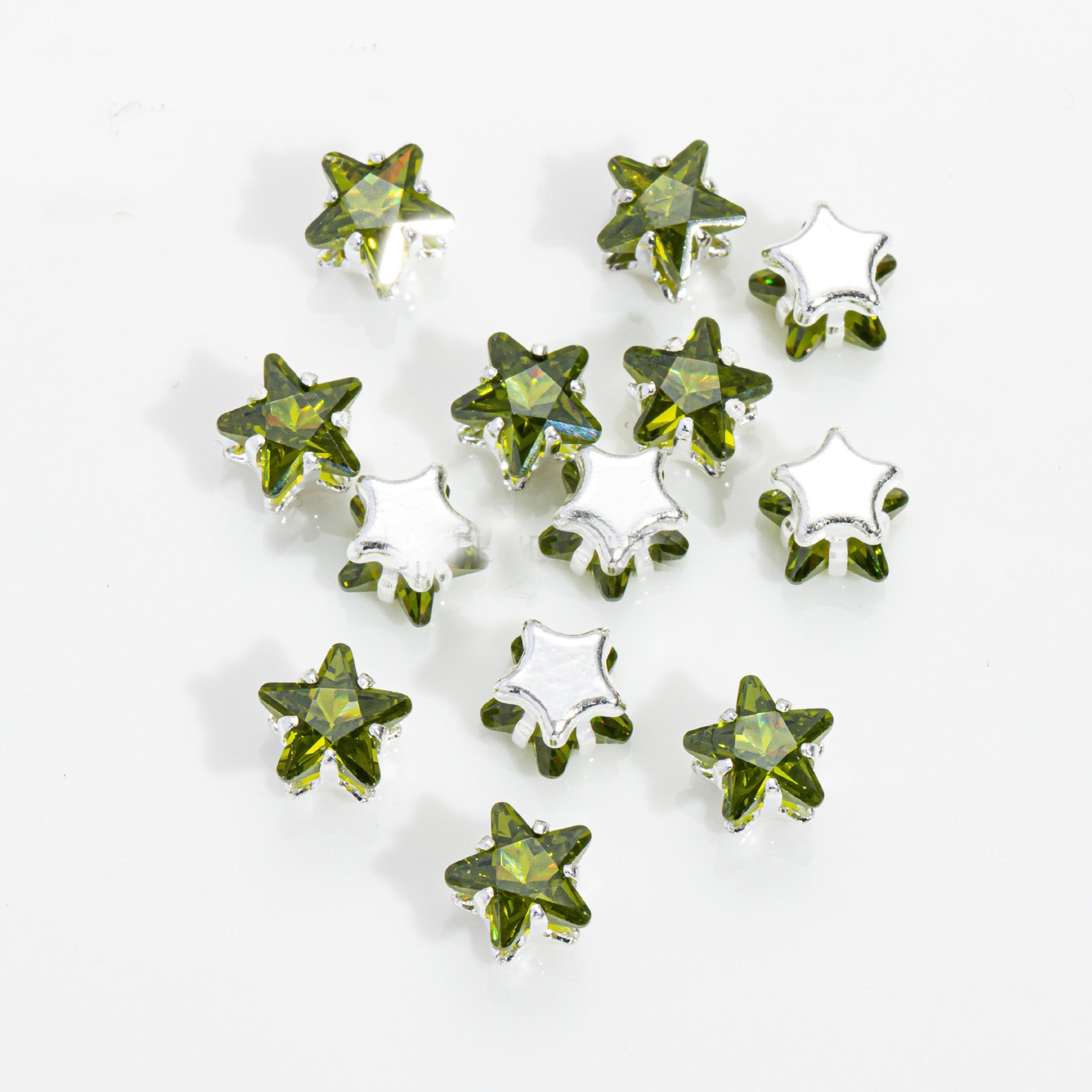 (50pcs)4mm Star Prong-Set CZ