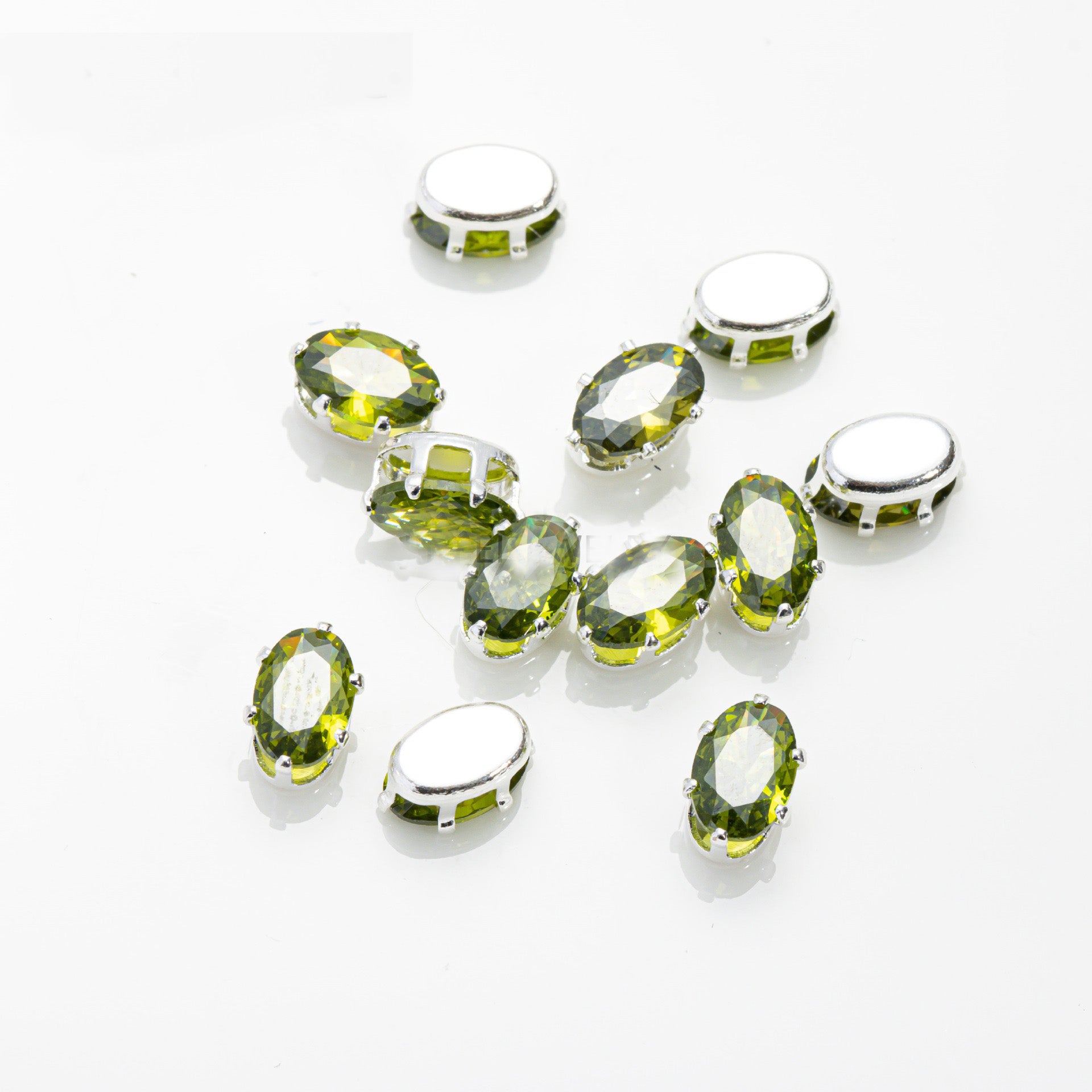 (100pcs)4x6mm Oval Prong-Set CZ