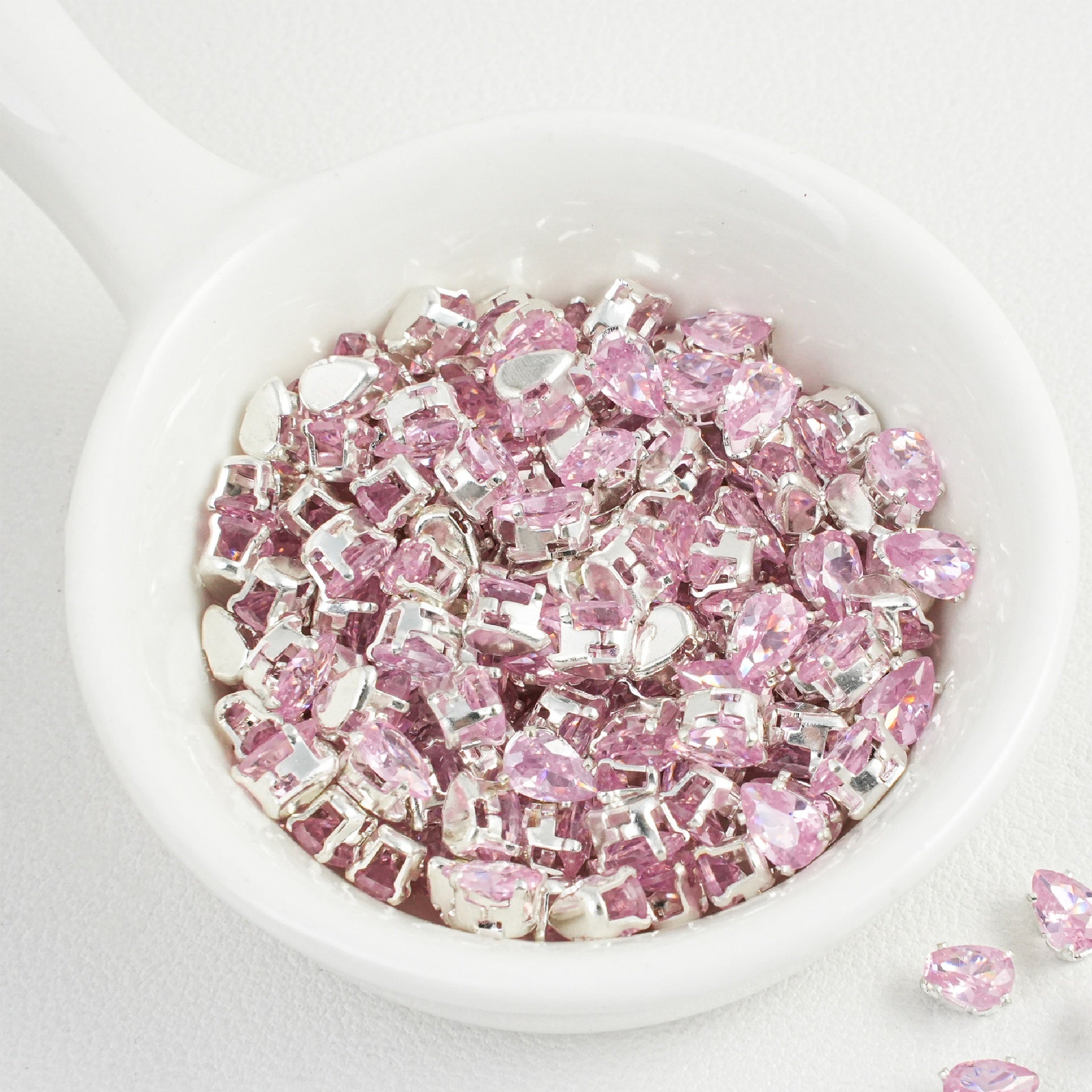 (100pcs)4x6mm Teardrop Prong-Set CZ