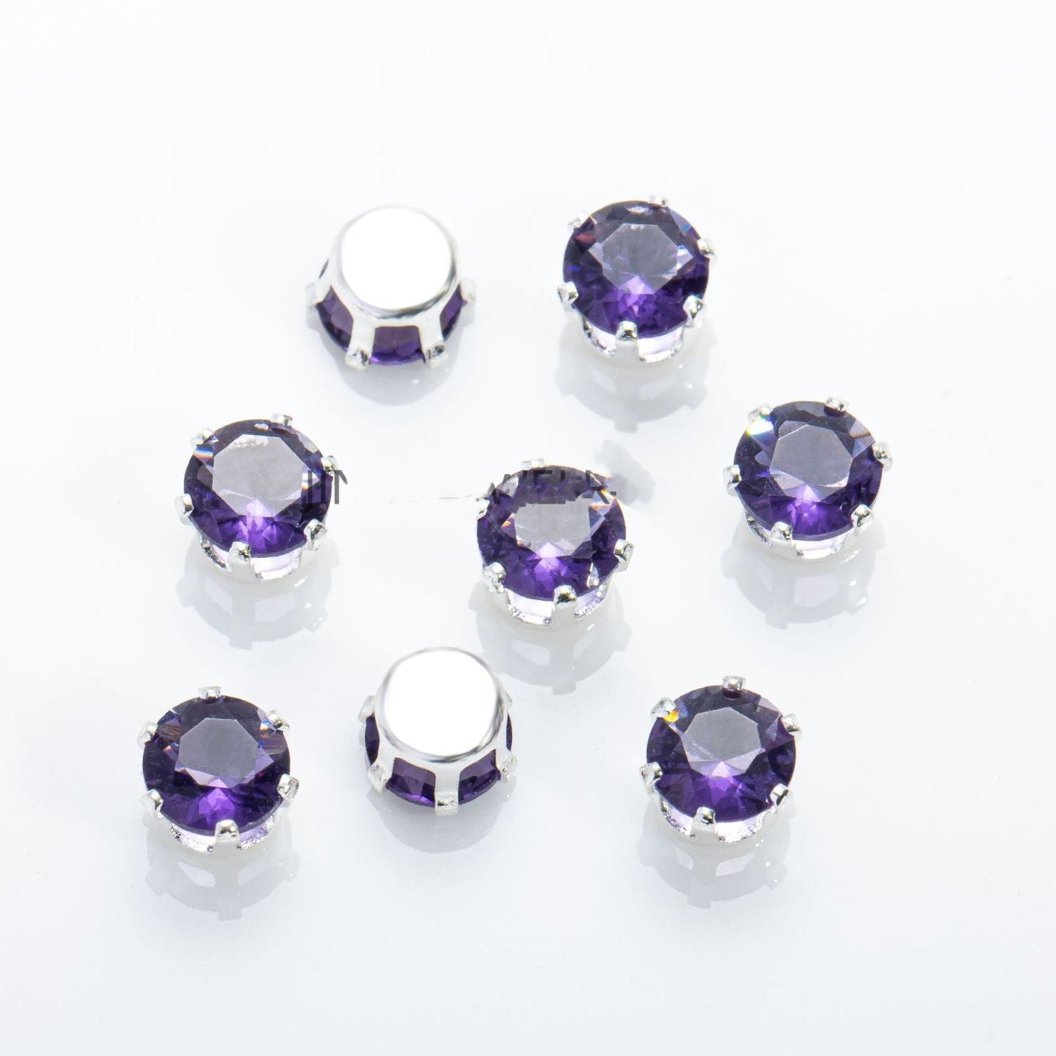 8MM Round Prong-Set CZ