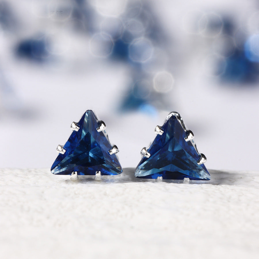 5mm Triangle Prong-Set CZ