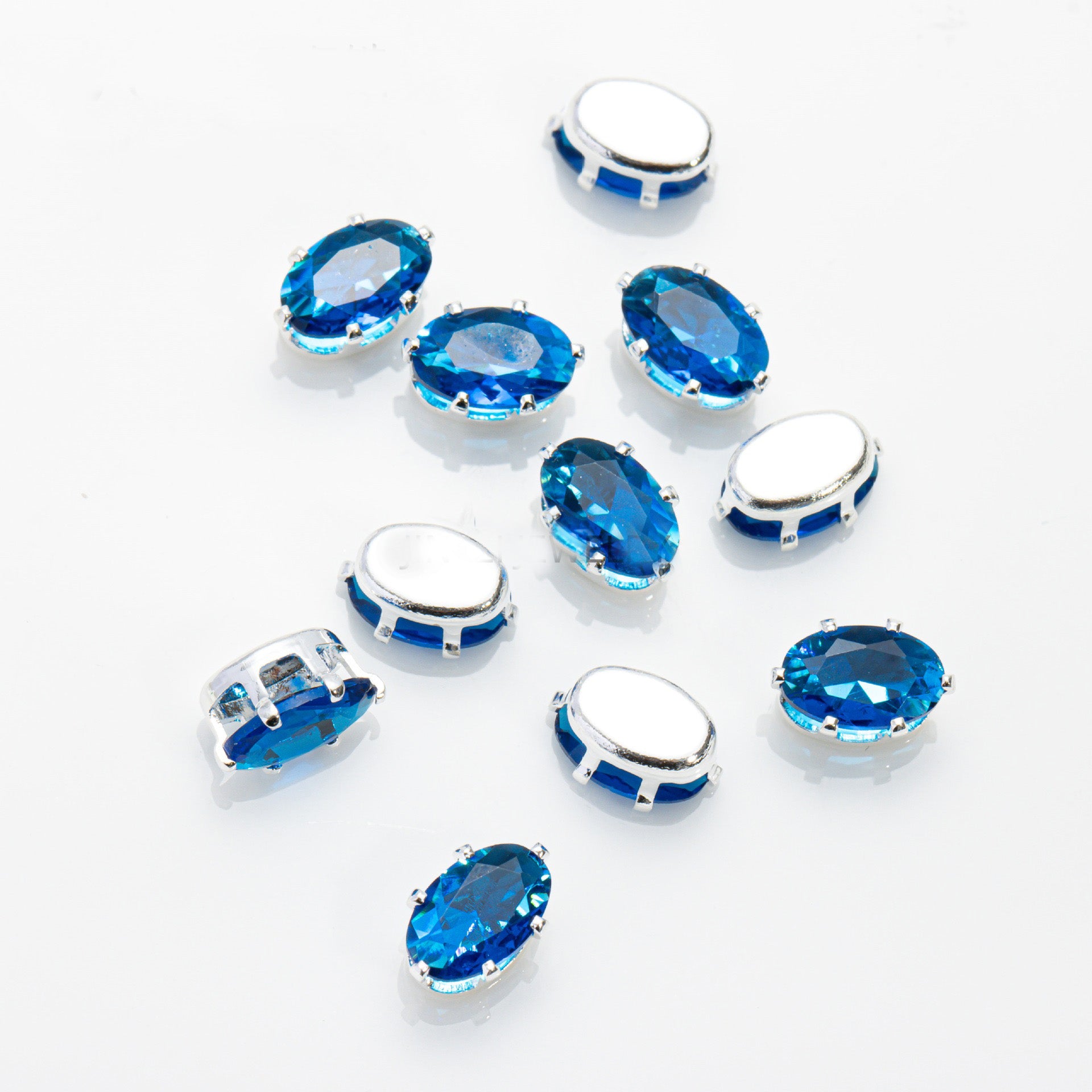 (100pcs)4x6mm Oval Prong-Set CZ