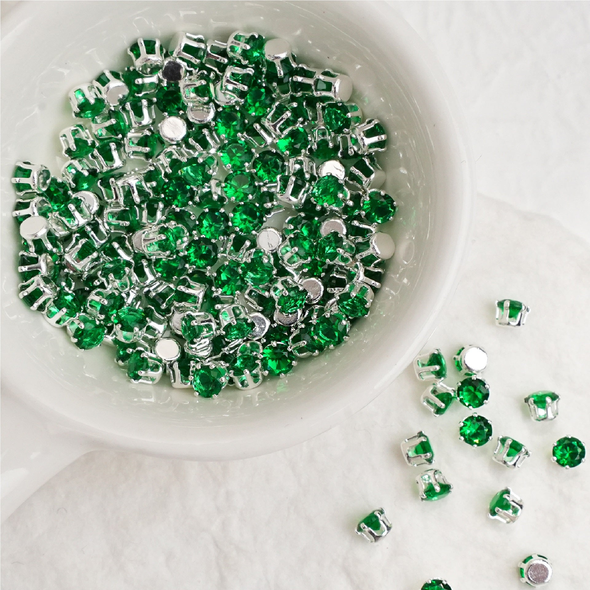 (100pcs)3MM Round Prong-Set CZ