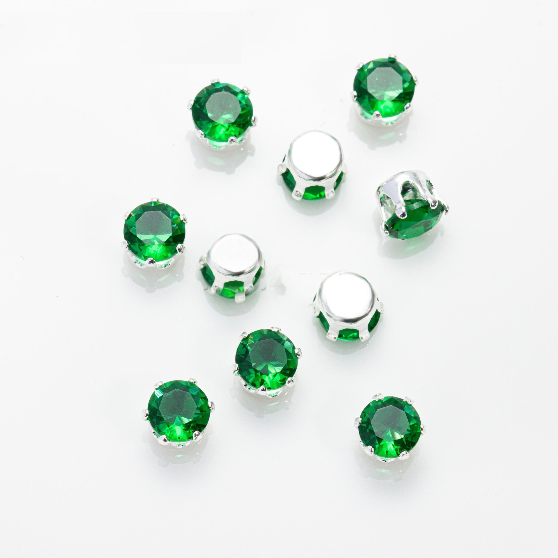 (100pcs)4MM Round Prong-Set CZ