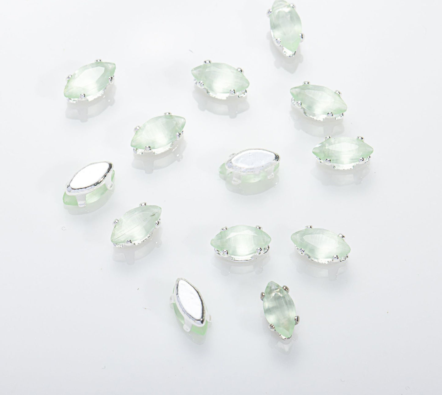 حبات الزركون الماركيز على شكل عين القطة مقاس 4×8 مم