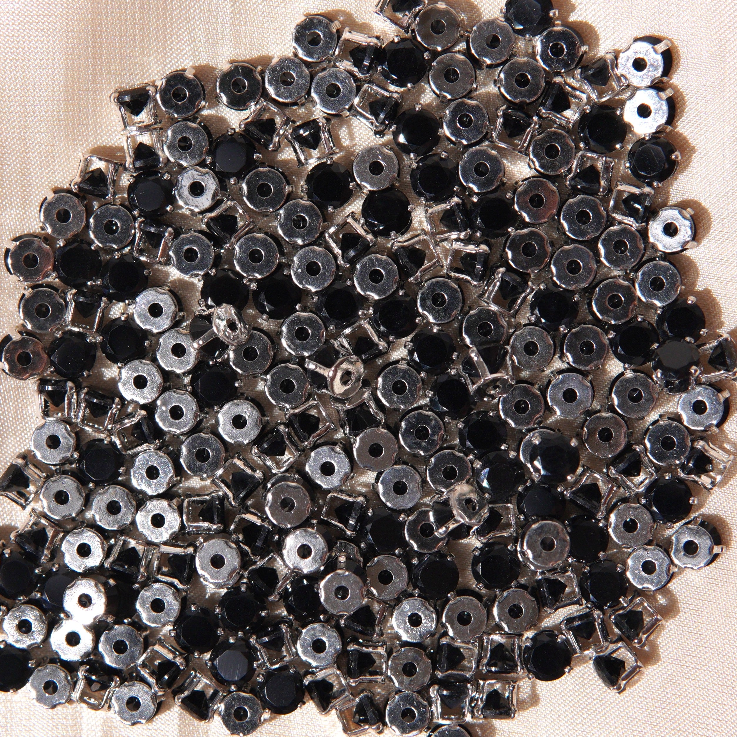 (100pcs) 4mm 4-prong Round Prong-set Zircons