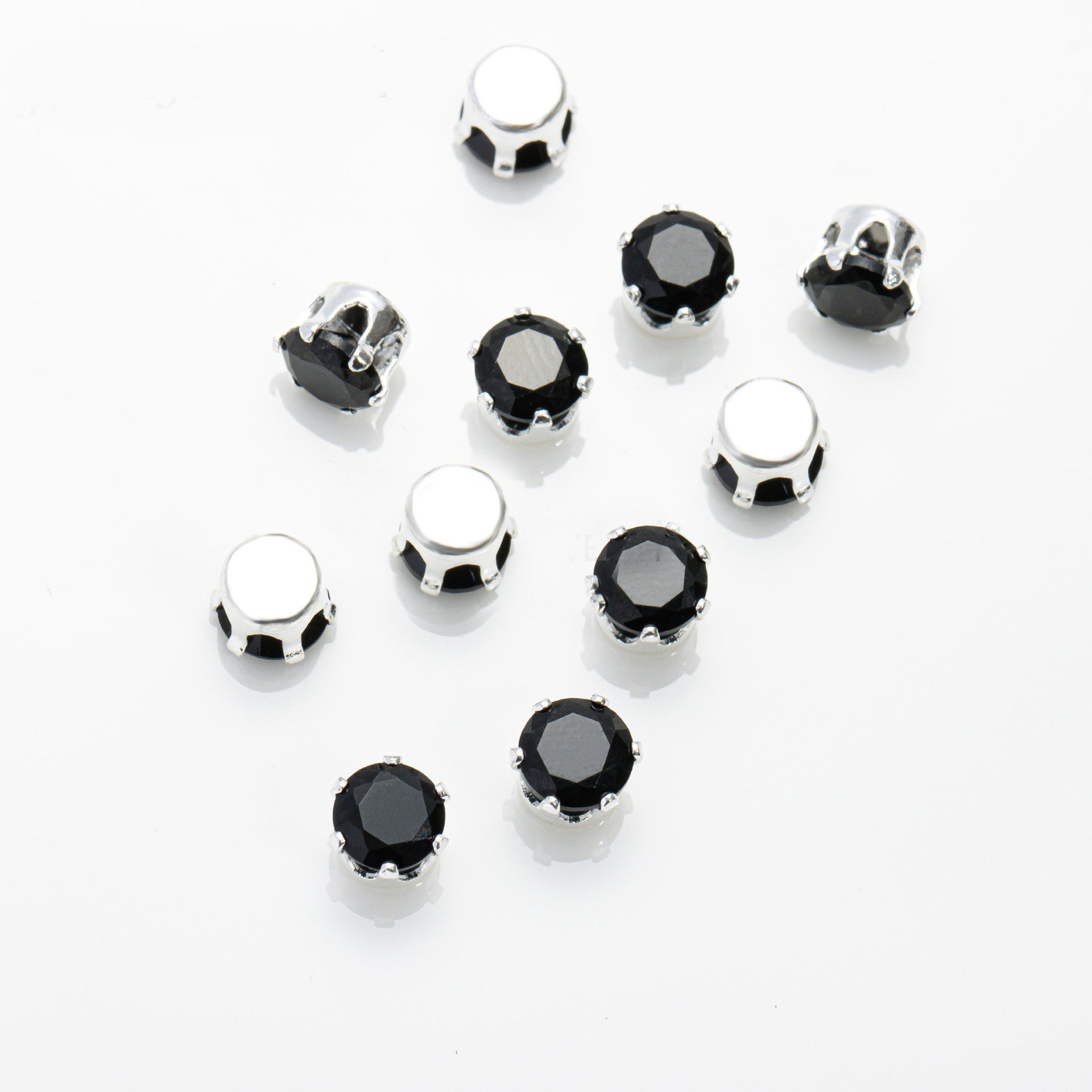 8MM Round Prong-Set CZ