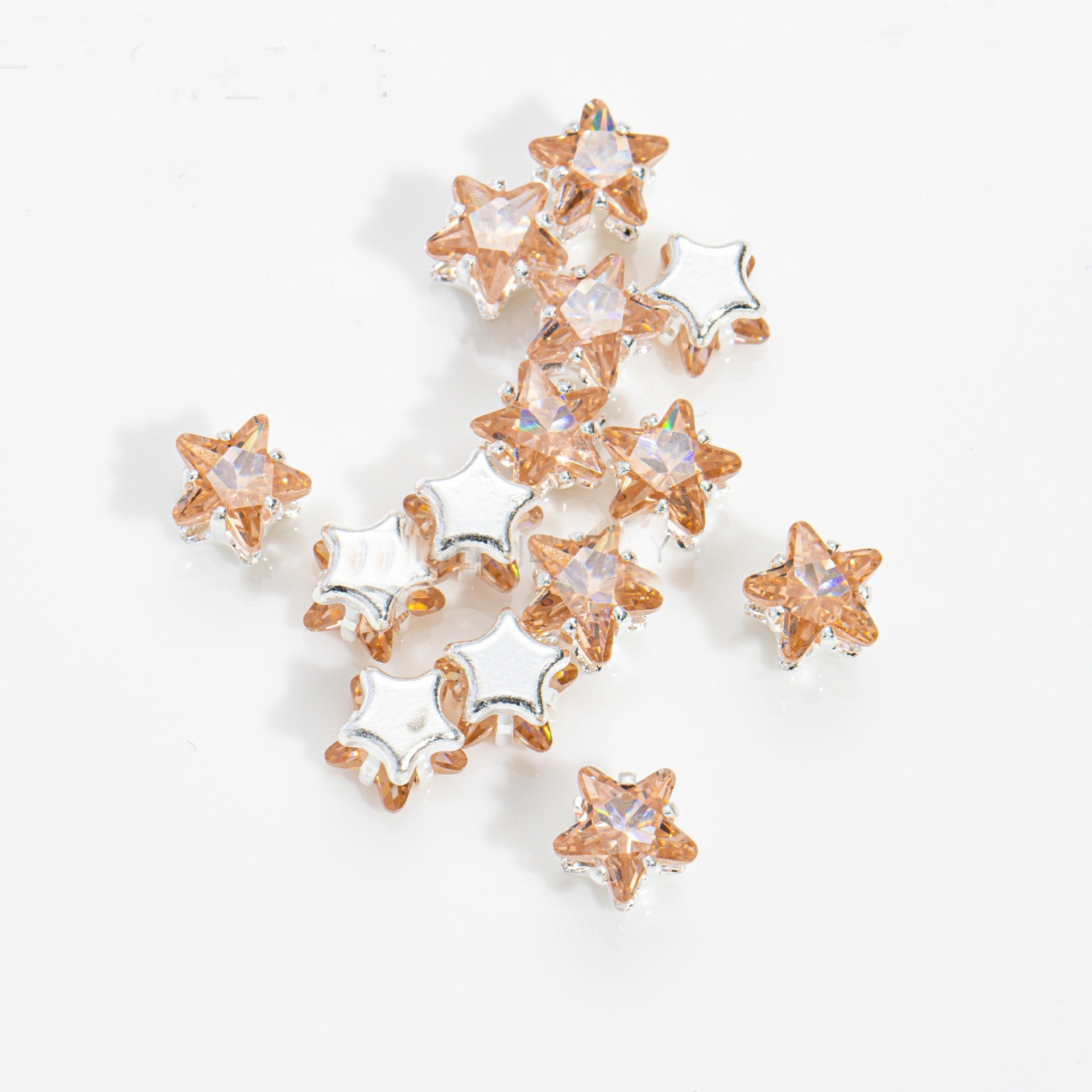 (50pcs)4mm Star Prong-Set CZ