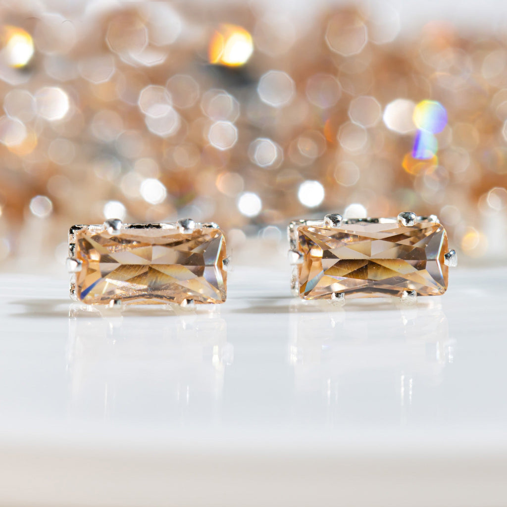 (100pcs)2x4mm Rectangle Prong-Set CZ