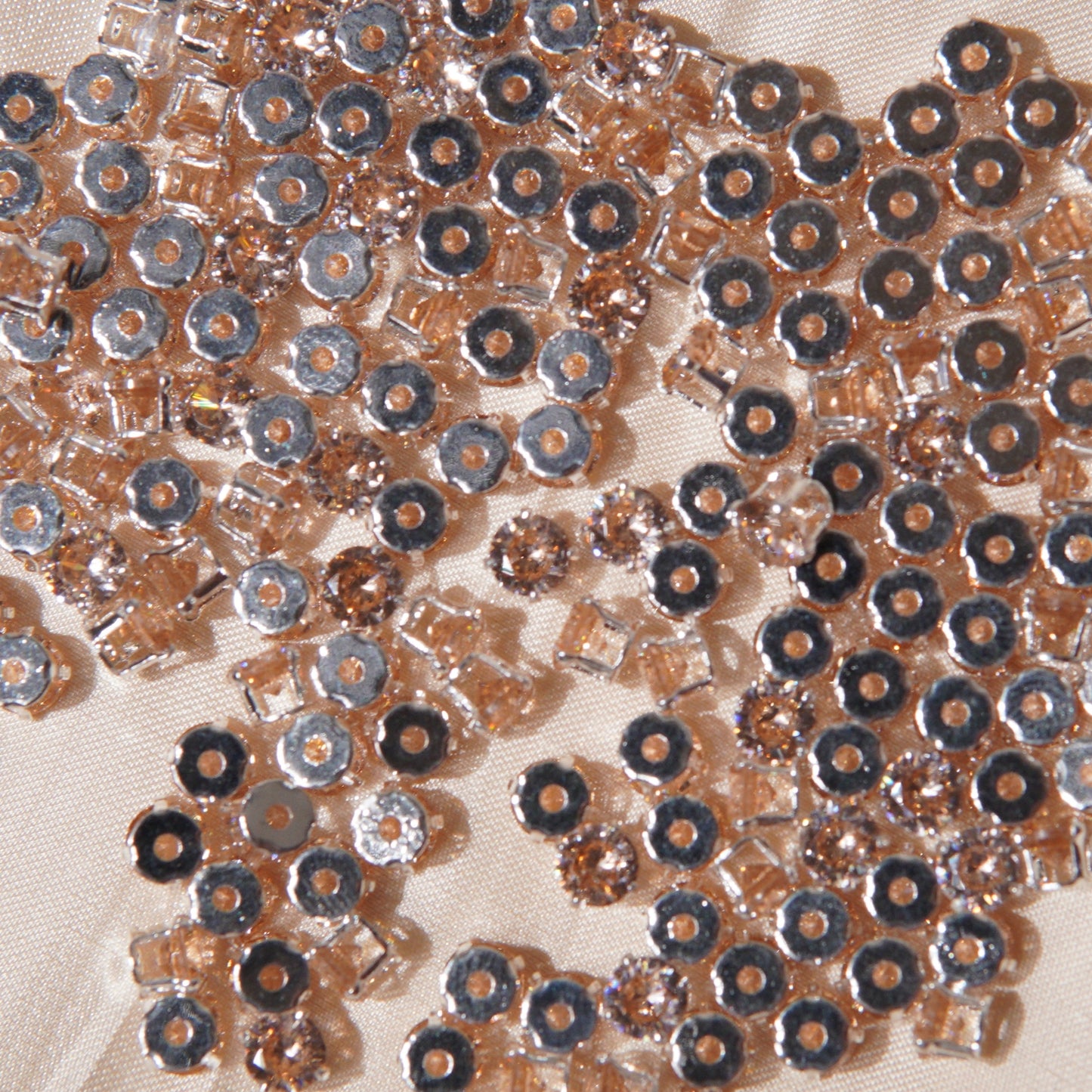 (100pcs) 3mm 4-prong Round Prong-set Zircons