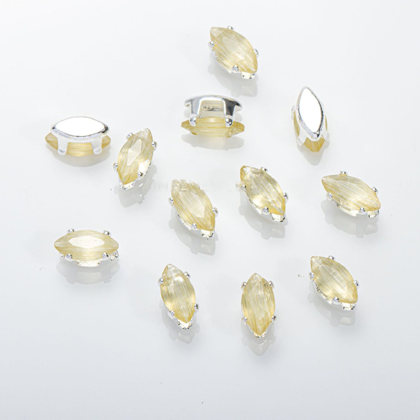 حبات الزركون الماركيز على شكل عين القطة مقاس 4×8 مم