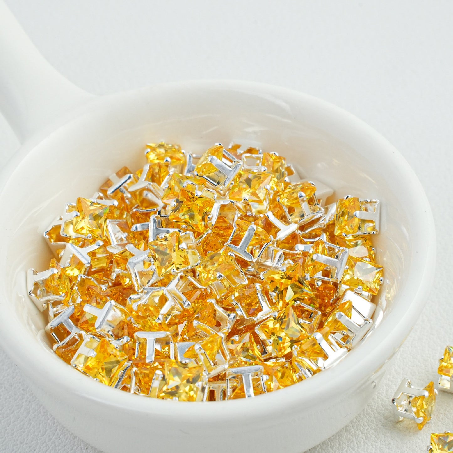 6x6MM Square Zircon Beads