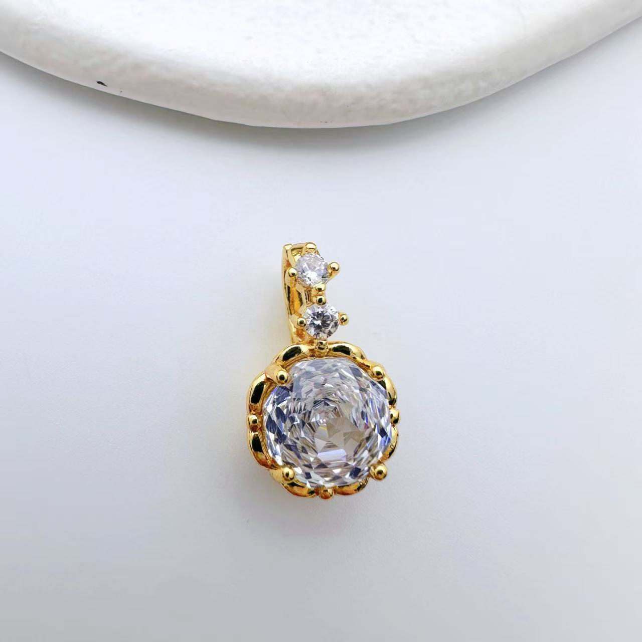 Rose Cut Zircon Connection Closure/Clasp