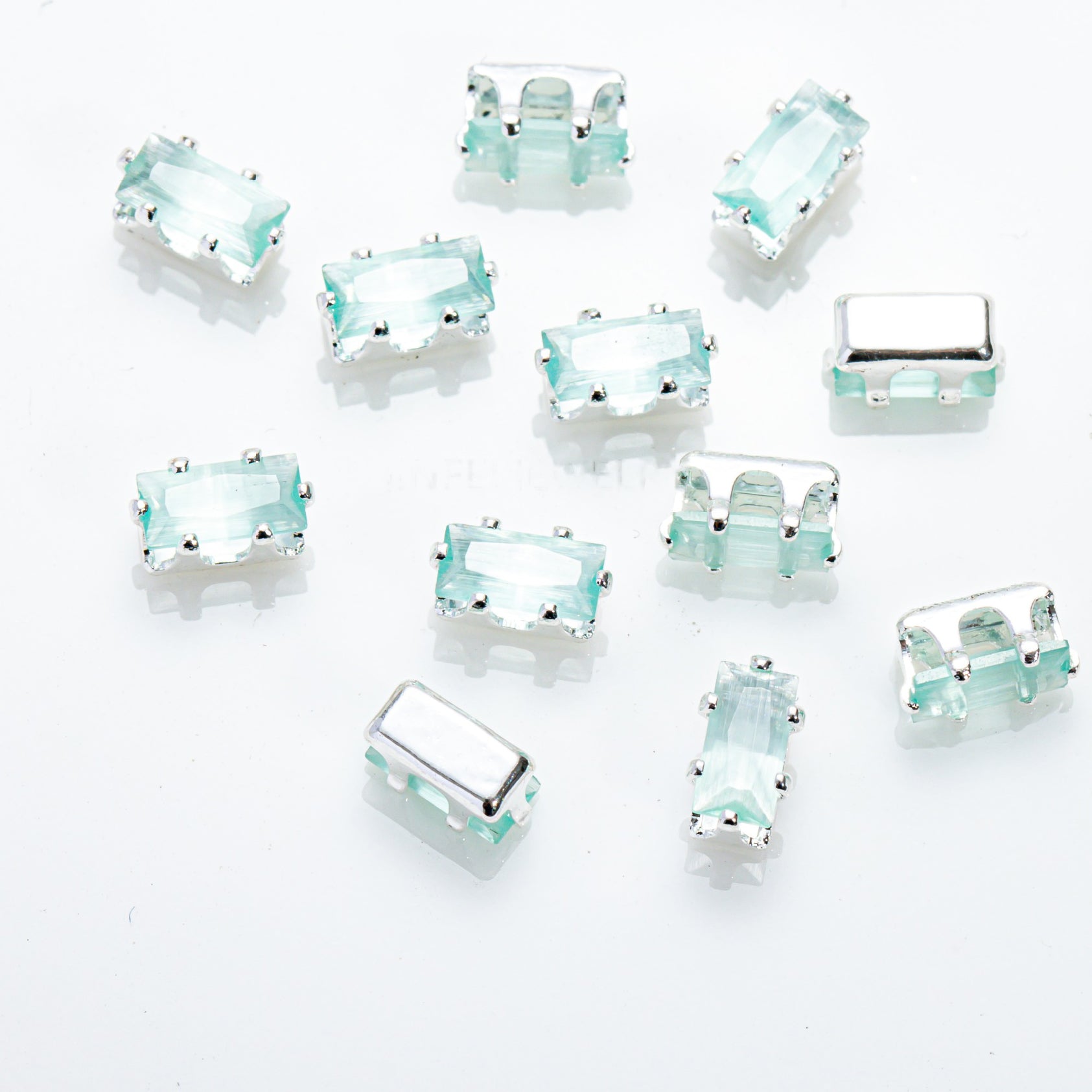 (100pcs)2.5x5mm Cat Eye Rectangle Prong-Set CZ