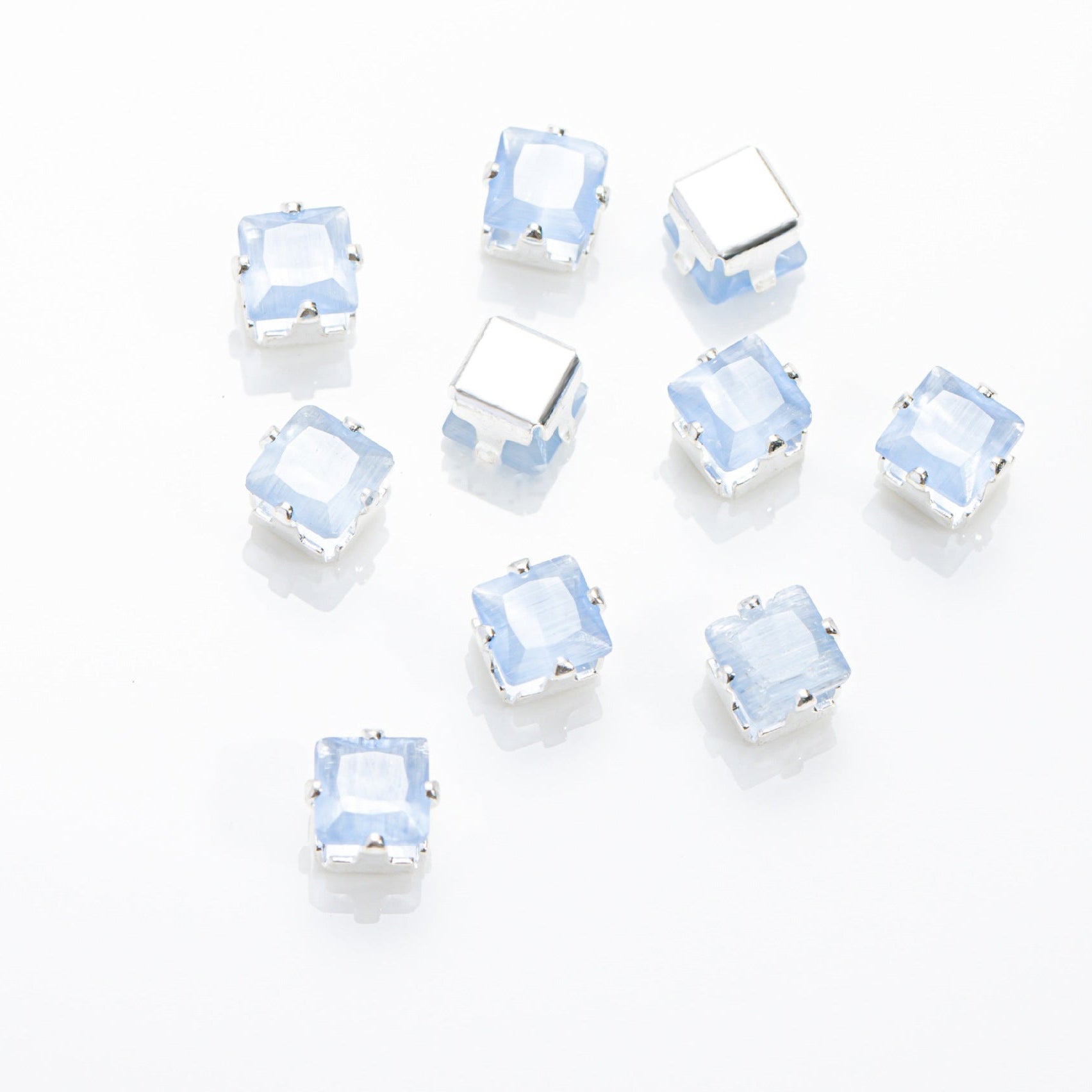 (100pcs)4x4MM Square Prong-Set CZ