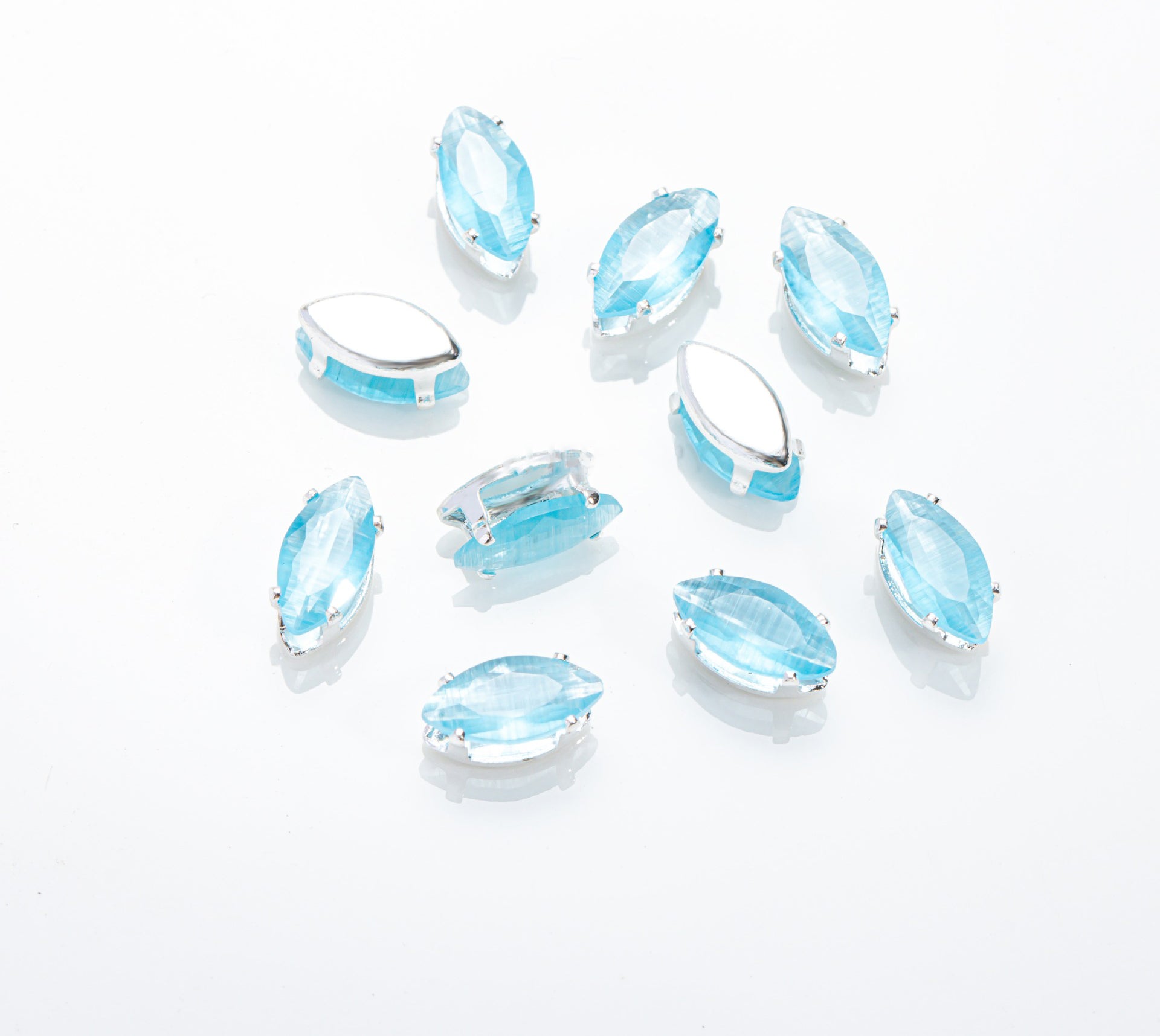 4x8mm Cat Eye Marquise Prong-Set CZ