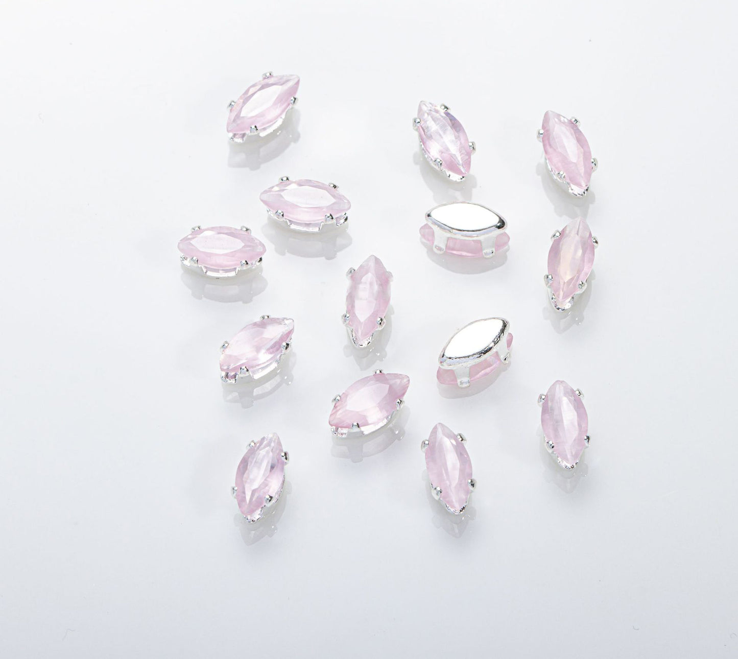 حبات الزركون الماركيز على شكل عين القطة مقاس 4×8 مم