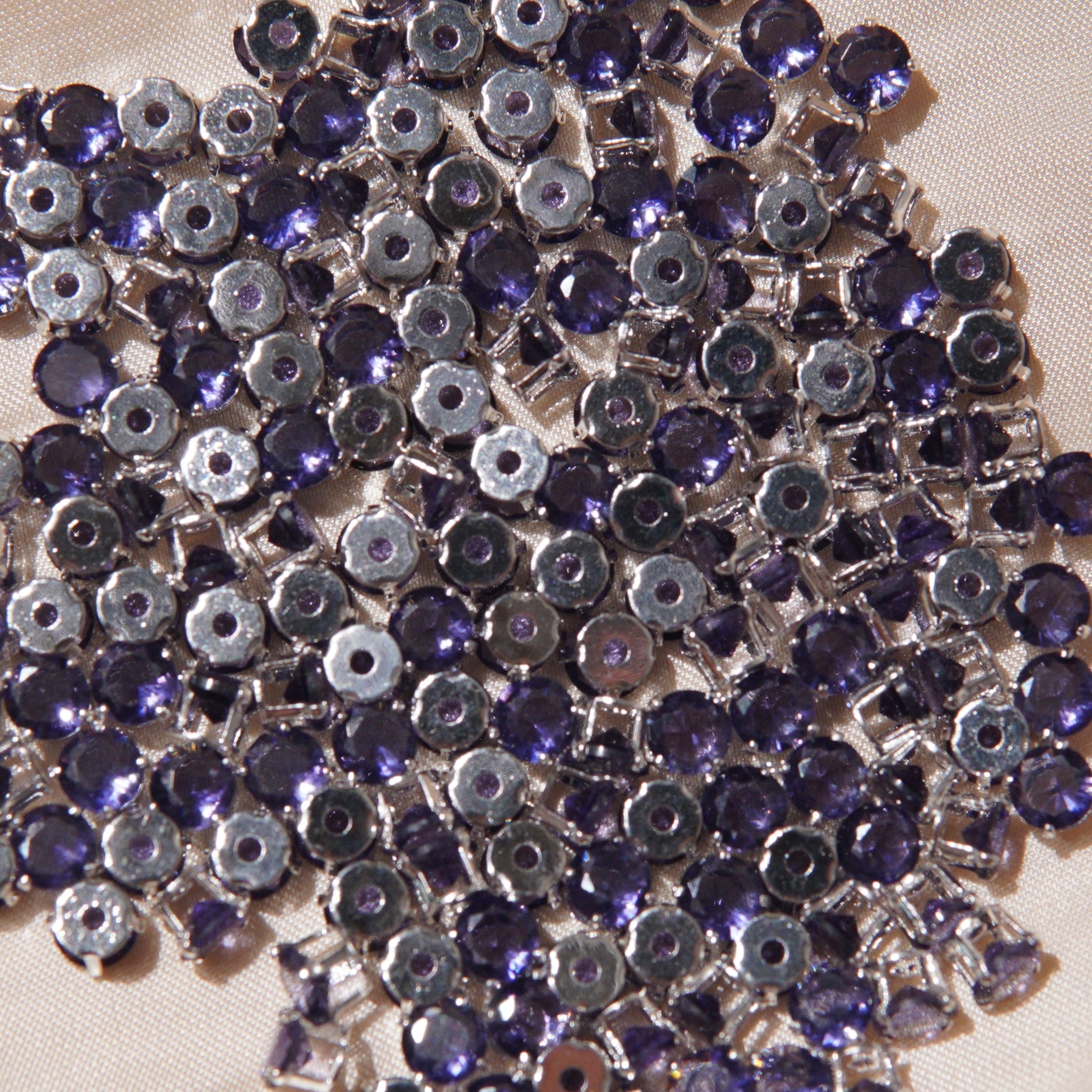 (100pcs) 4mm 4-prong Round Prong-set Zircons