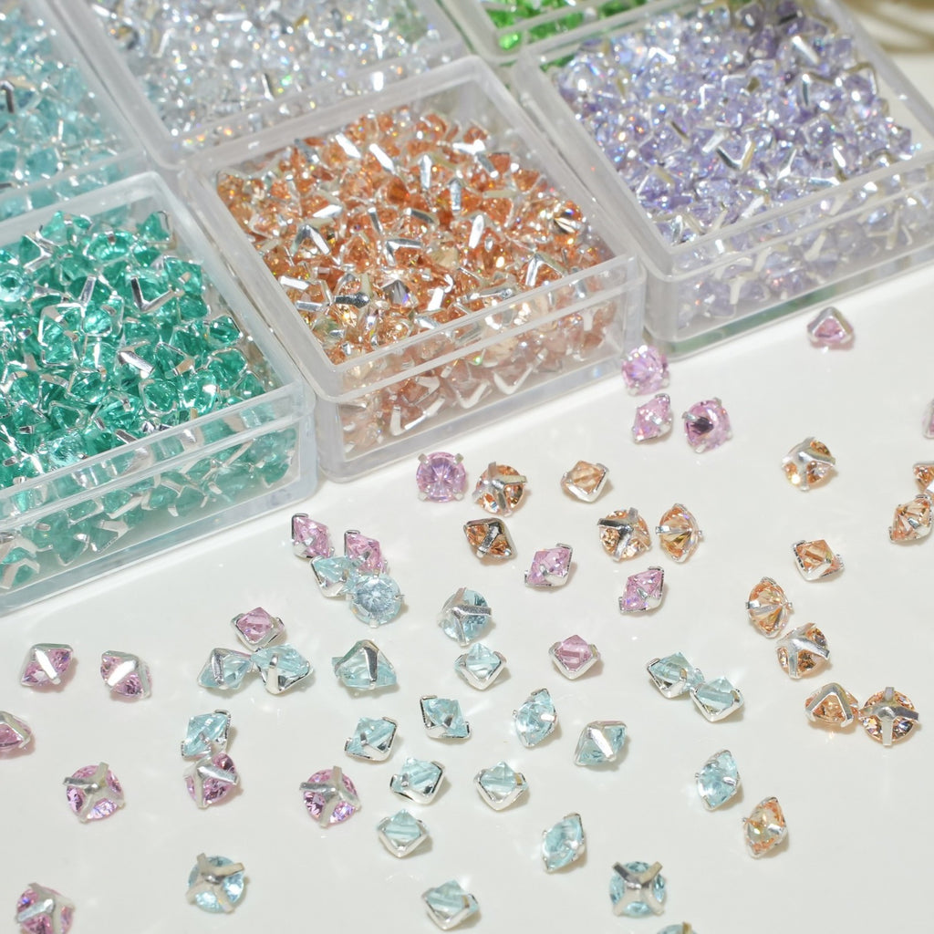 (100pcs)4mm Round Reverse Prong-Set CZ