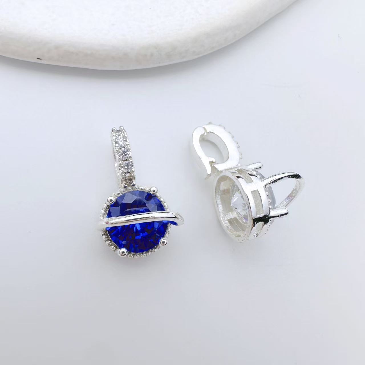 Big Zircon Connection Closure/Clasp