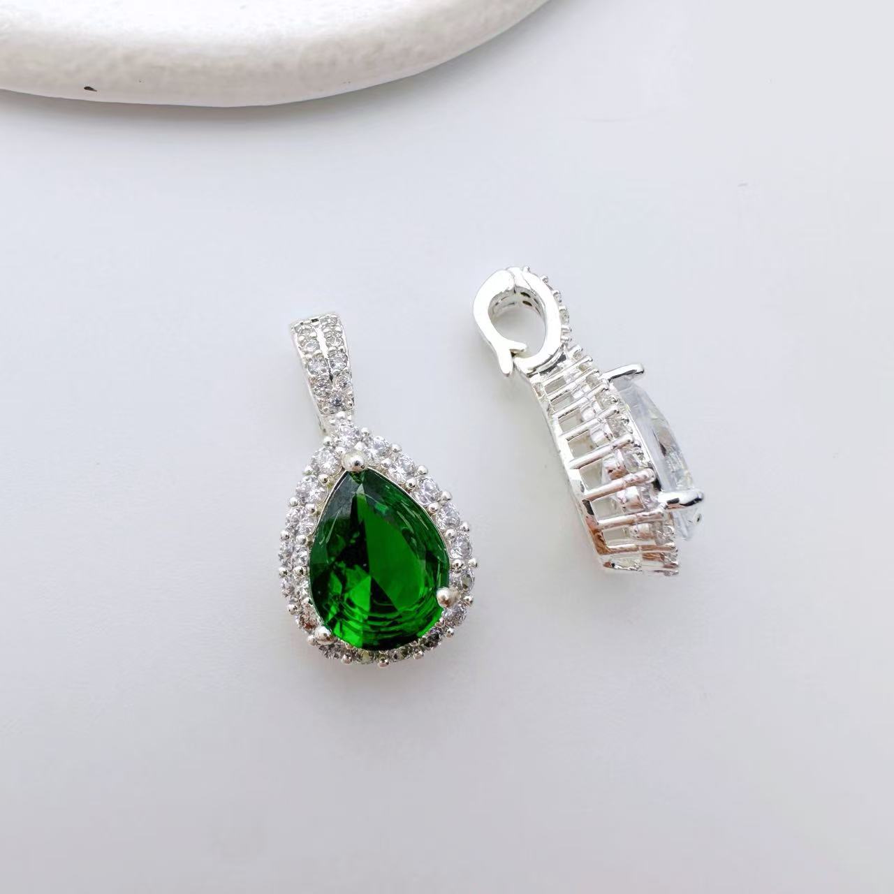 Teardrop Pendent Connection Closure/Clasp