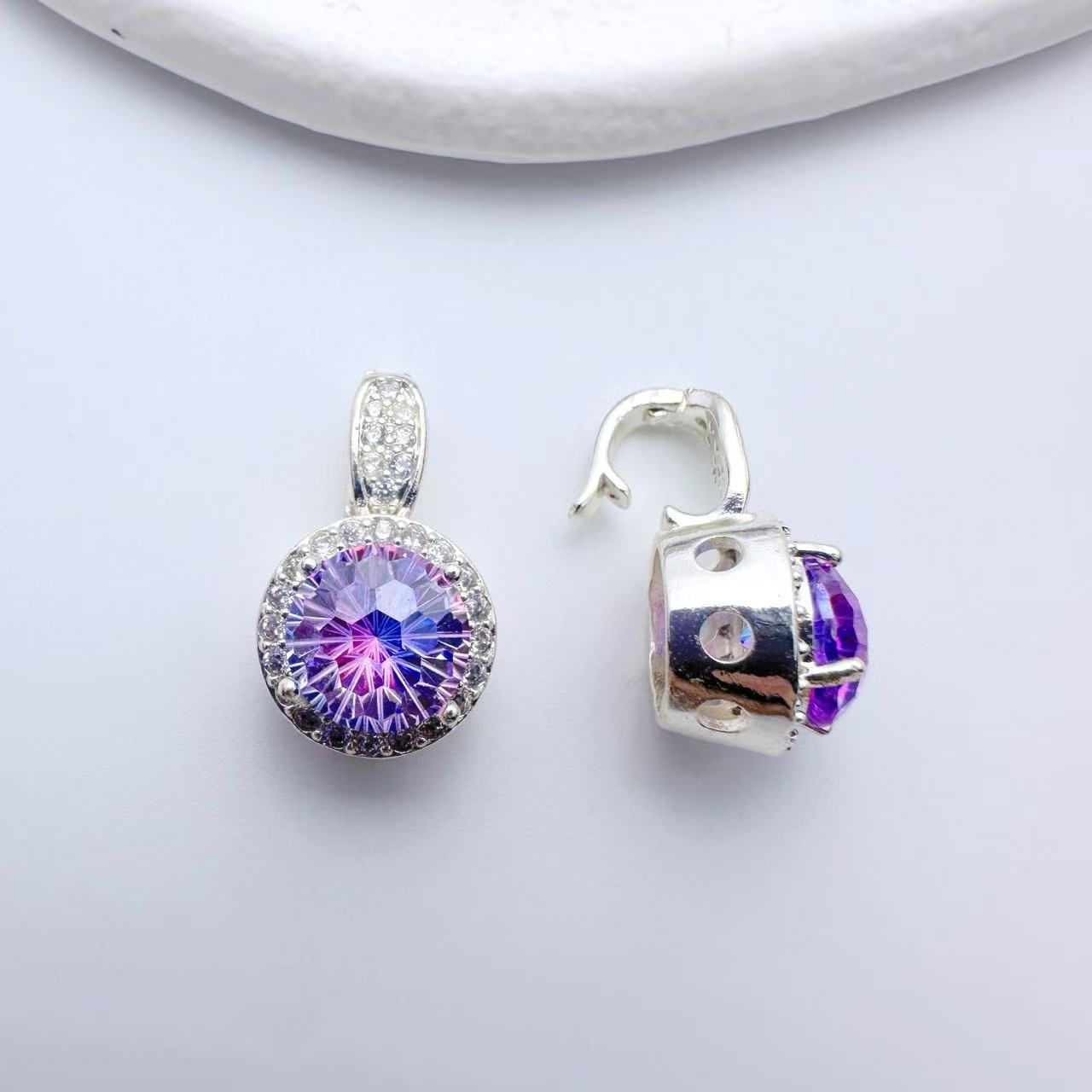 Rose Cut Zircon Connection Closure