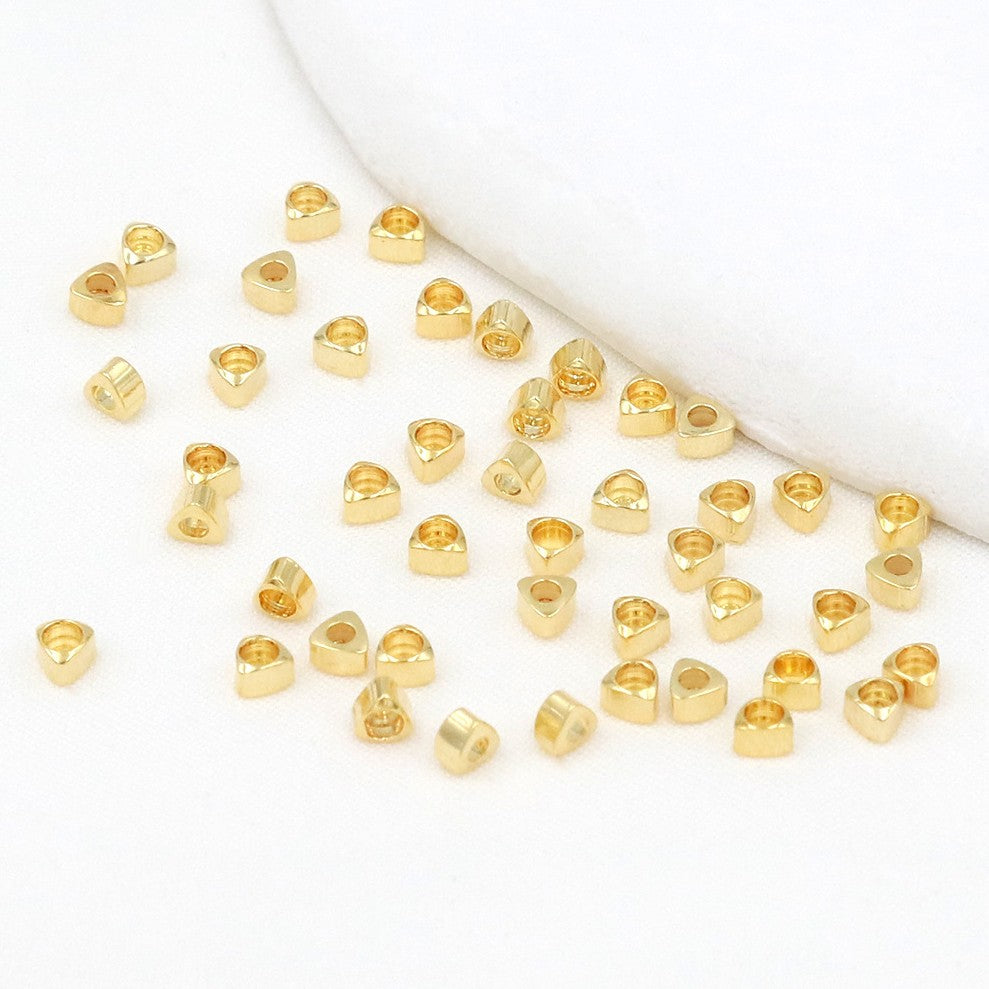 (100pcs)2.5mm Triangle Spacer Beads - Nugget Style