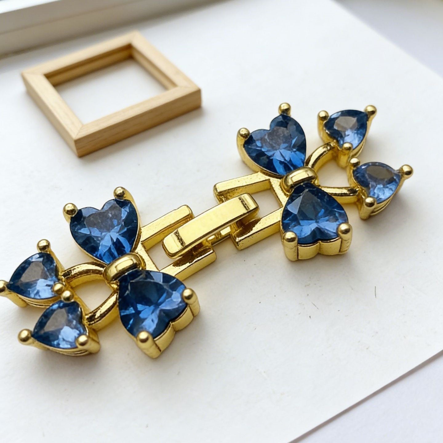 Bow Shaped Clasp