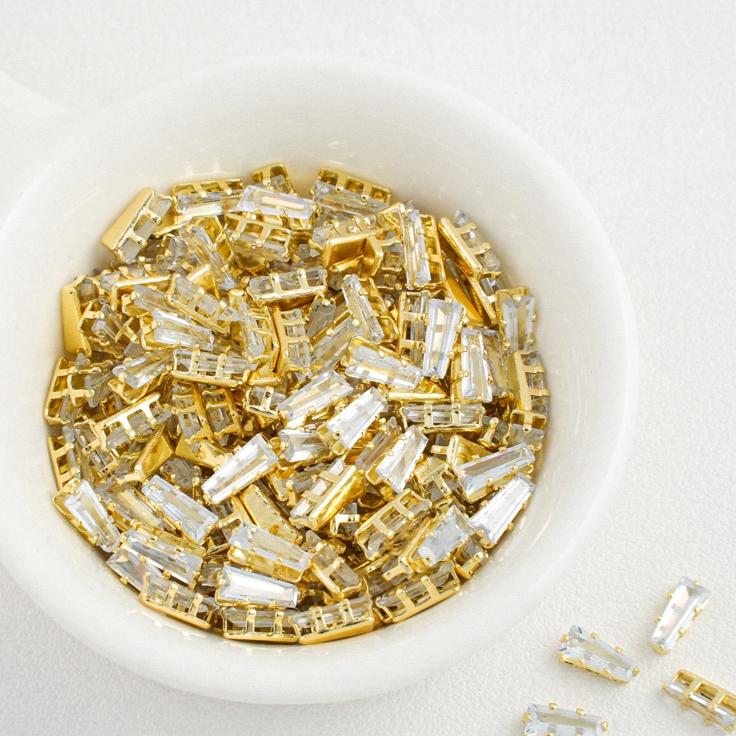 (30pcs)3.5x7.5MM Trapezoid Cat's Eye Gold Base Prong-Set CZ Stone