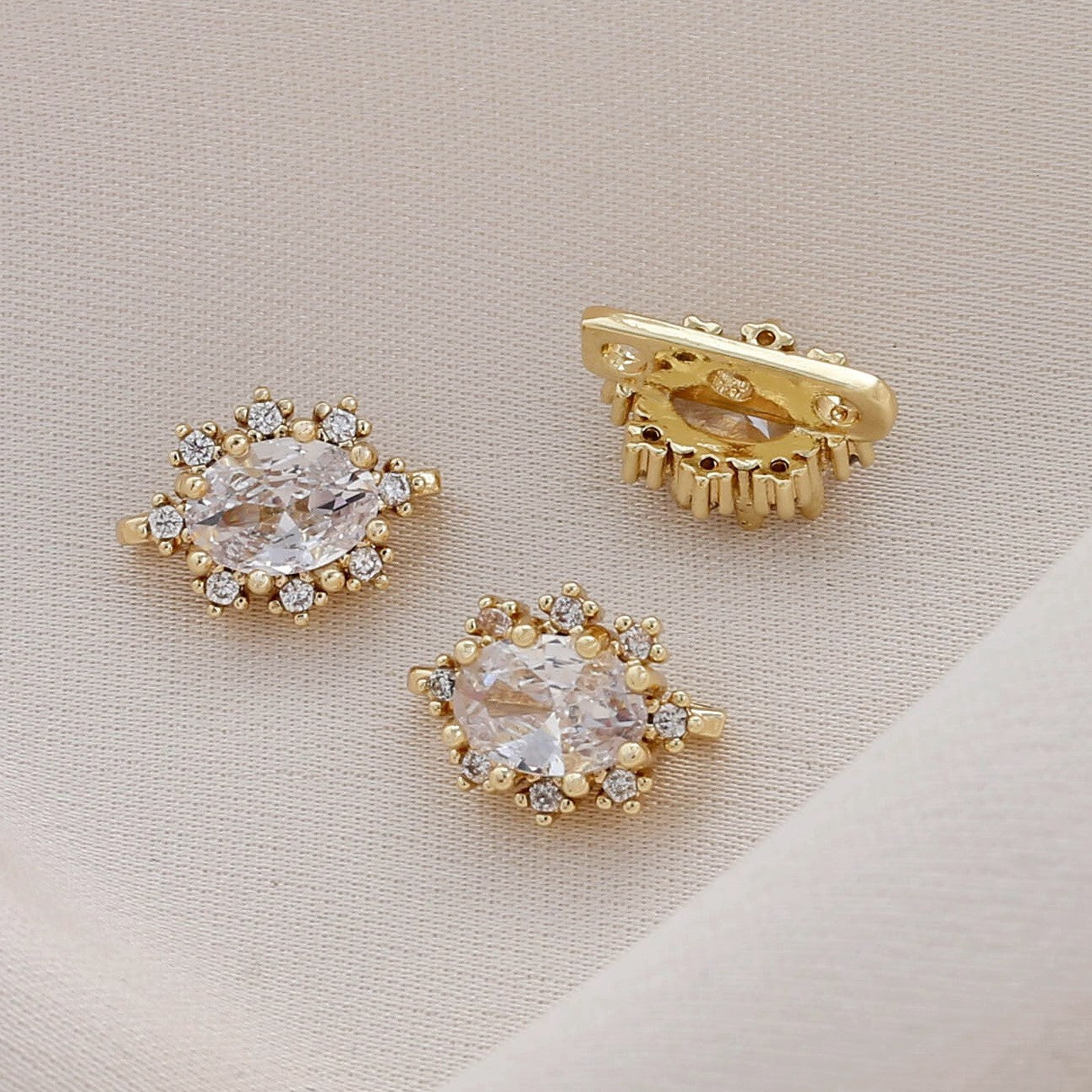 (10pcs)Triple CZ Spacer Charm with Clover & Snowflake