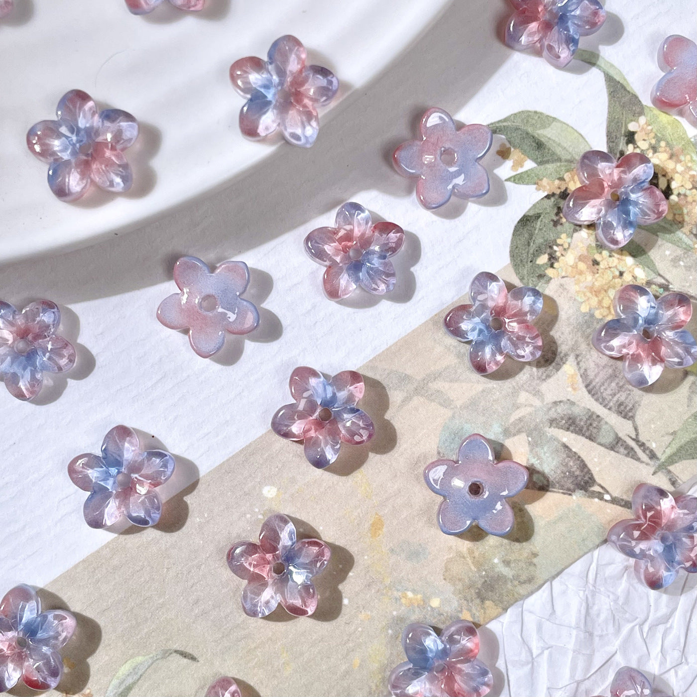 (50pcs)10mm Five-Leaf Flower Glass Petals