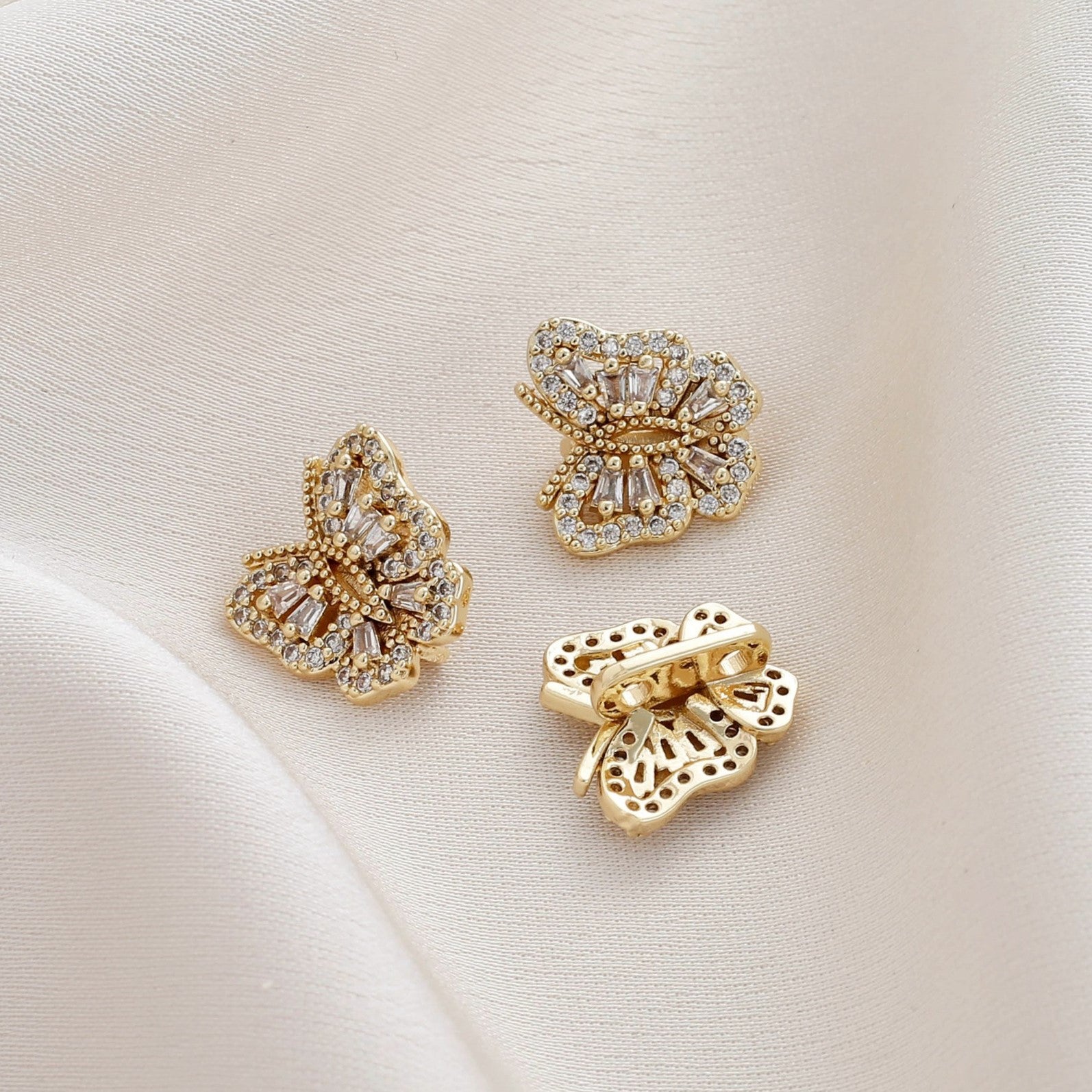 (10pcs)Triple CZ Spacer Charm with Clover & Snowflake