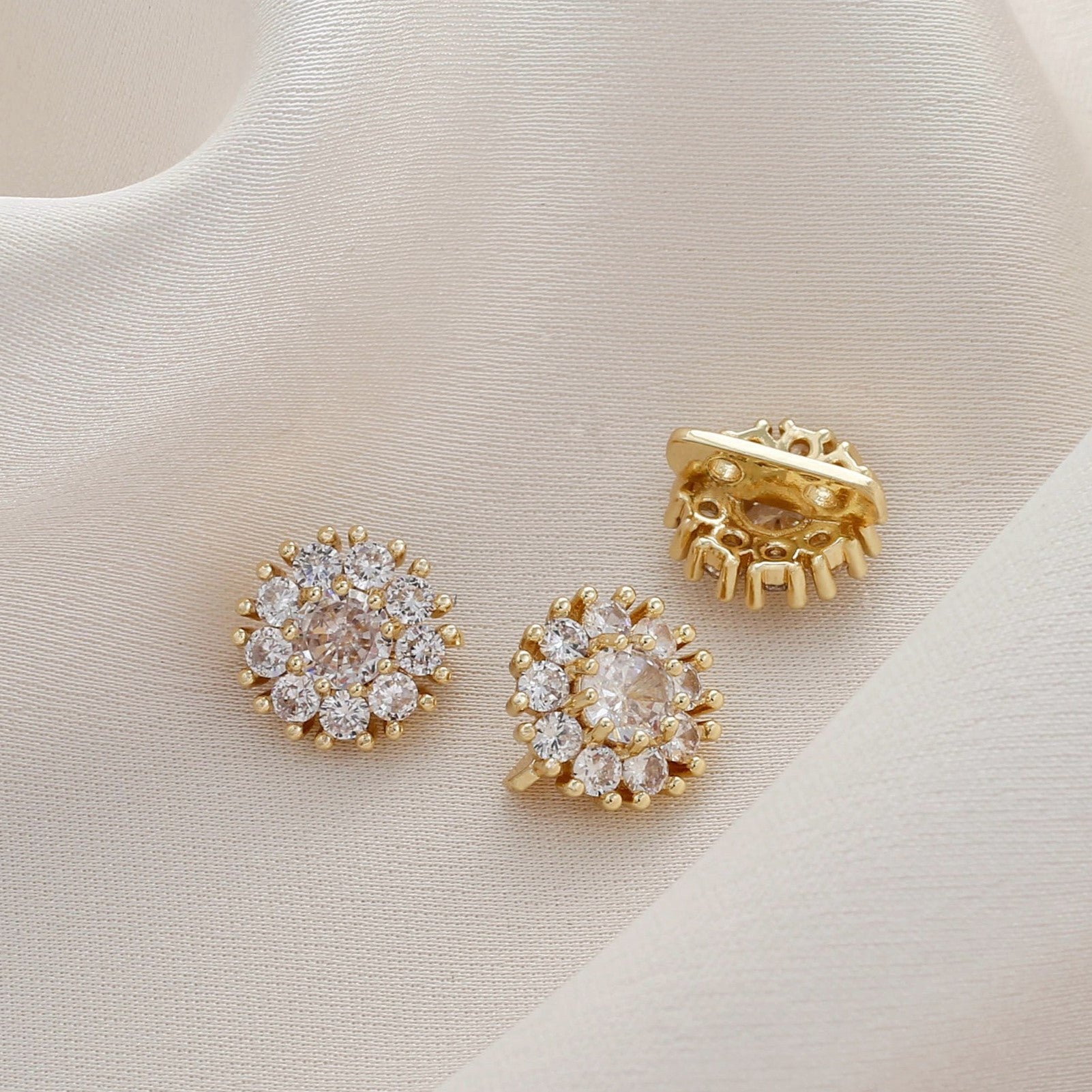 (10pcs)Triple CZ Spacer Charm with Clover & Snowflake