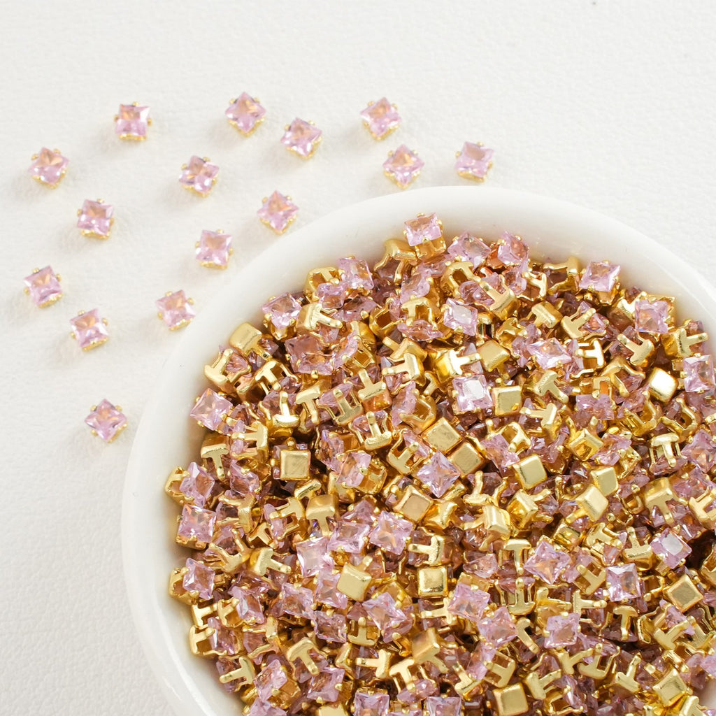 (30pcs)4MM Gold Base Square Prong-Set CZ