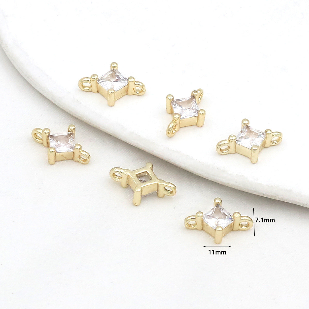 (10pcs)CZ-Set Double-Drop Diamond Pendant