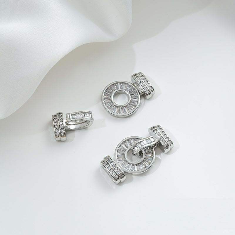 Round Pyramid Zircon Closure