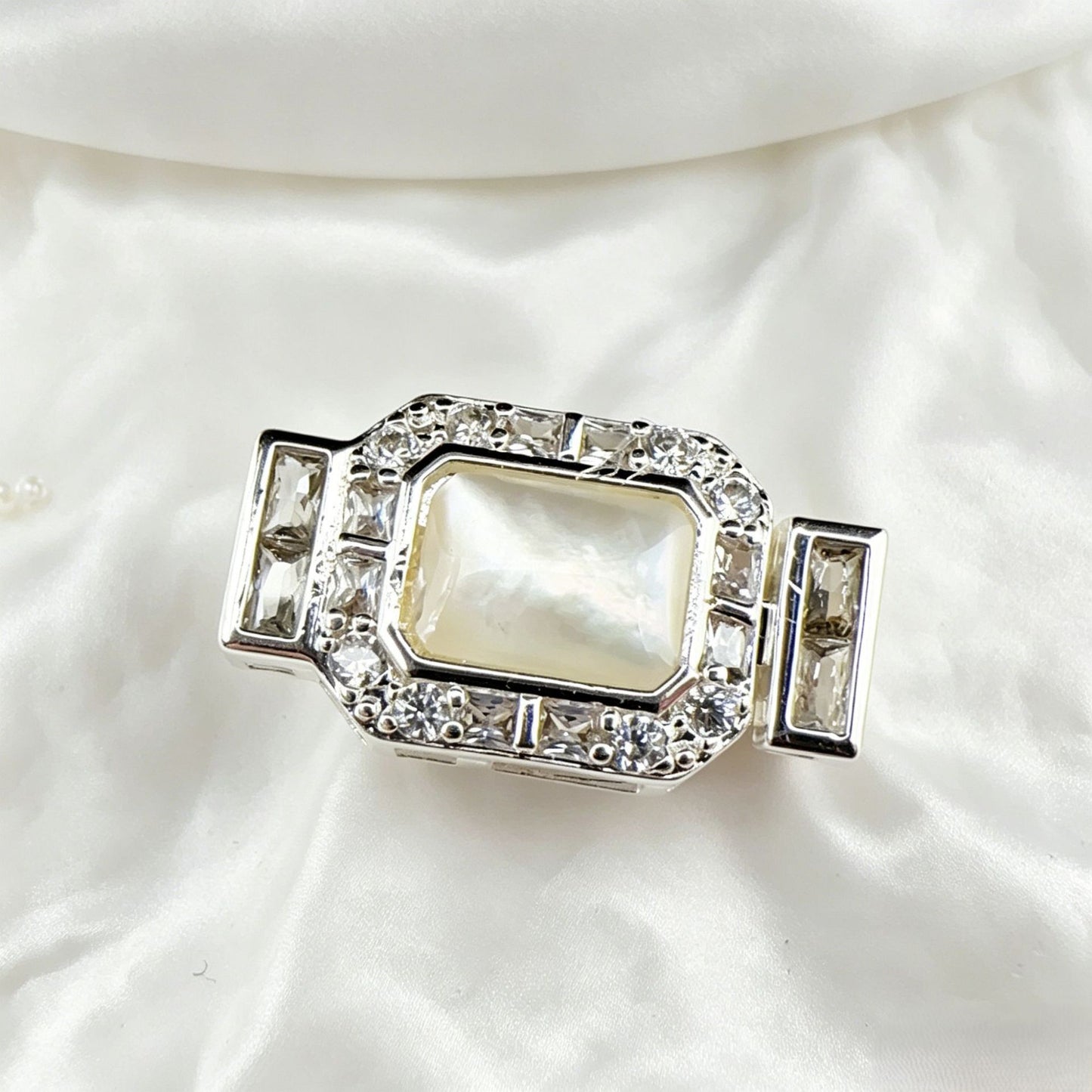 Fat Bell Sqaure Zircon Closure Set