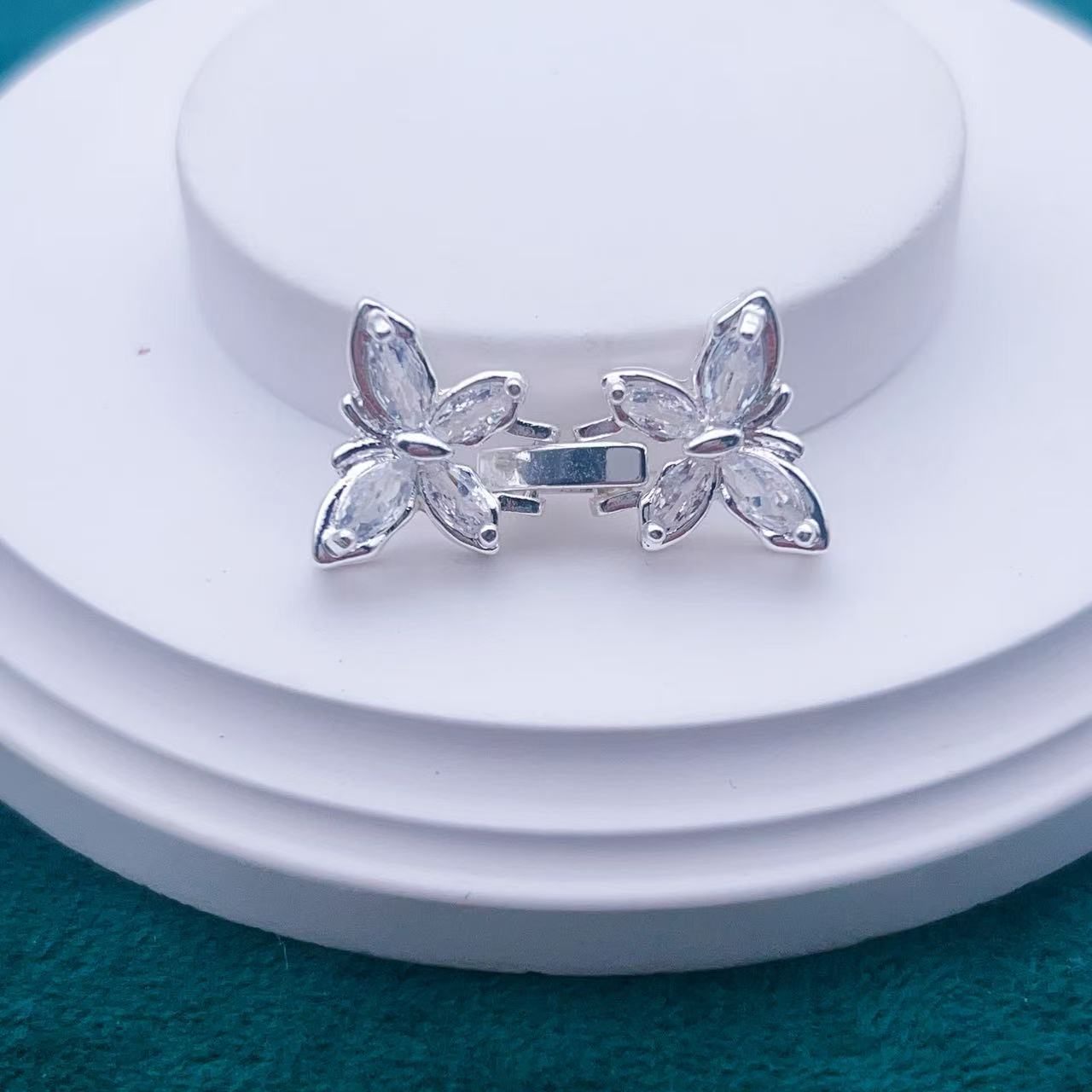 Double-Row Butterfly Deployant Clasp