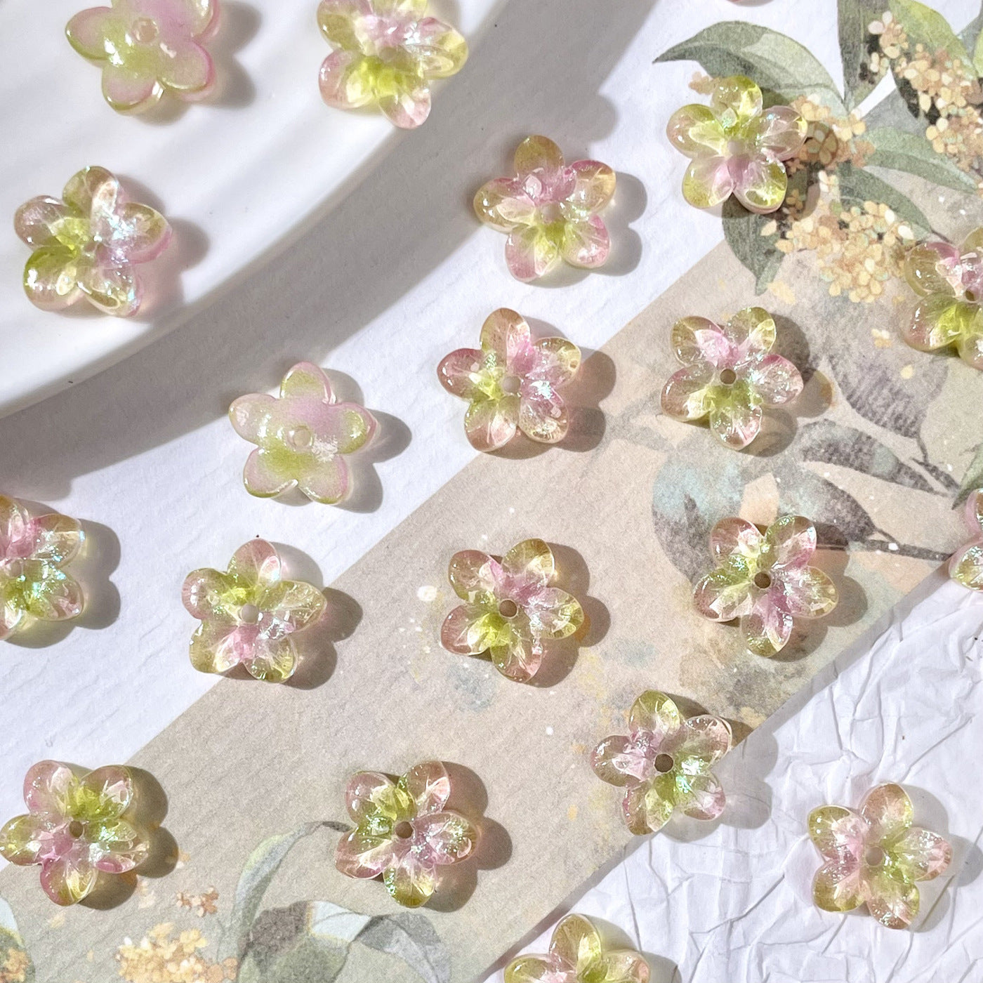 (50pcs)10mm Five-Leaf Flower Glass Petals