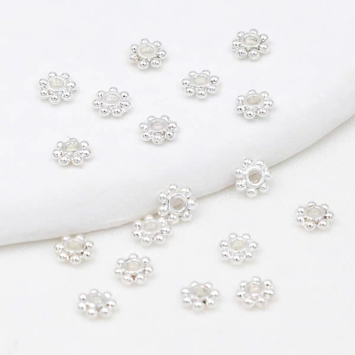 100pcs Gold-Plated Copper Flower Bead Cap / Spacer Bead